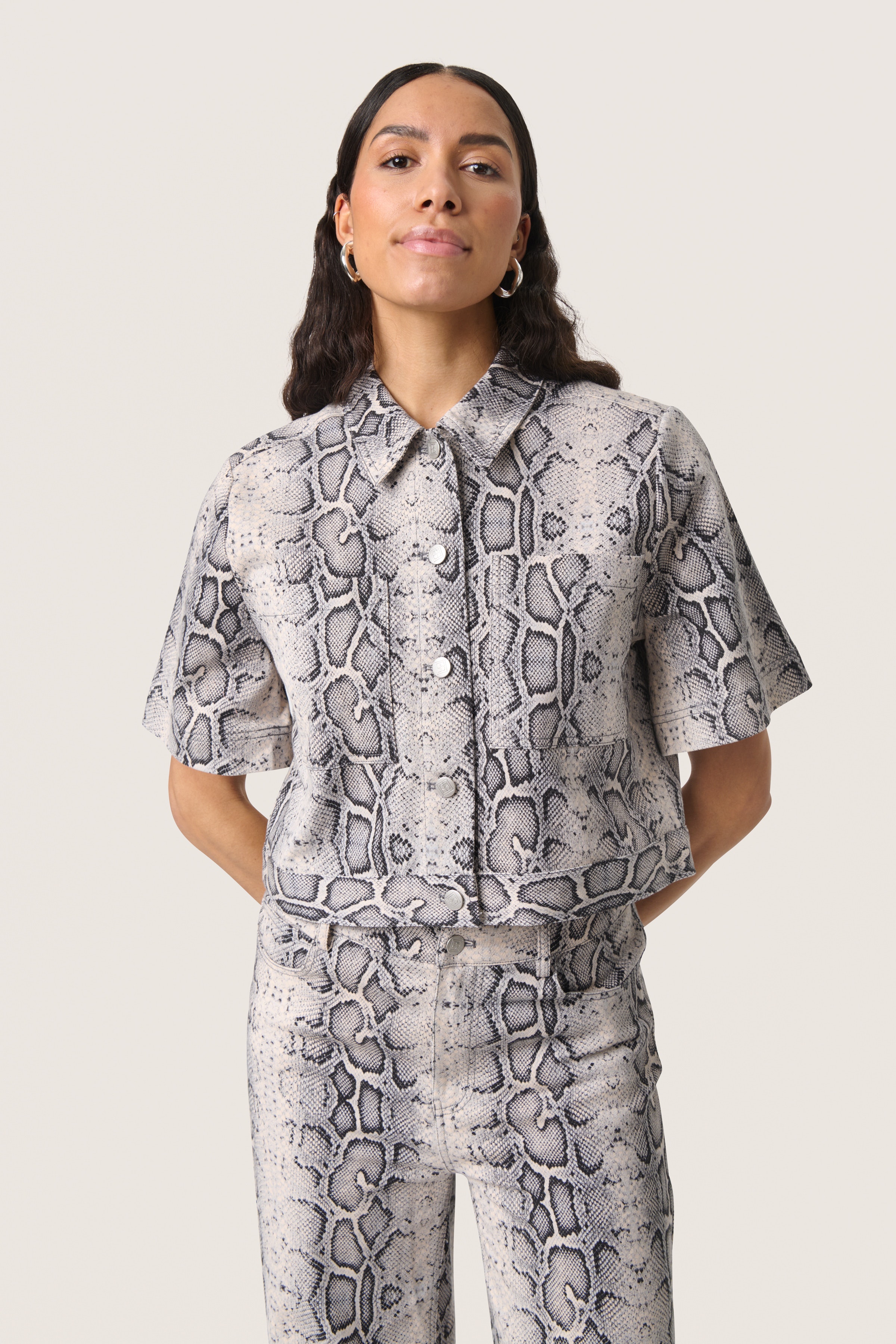 SLSandja Skjorte LOOKBOOK FRONT 30408331-303725