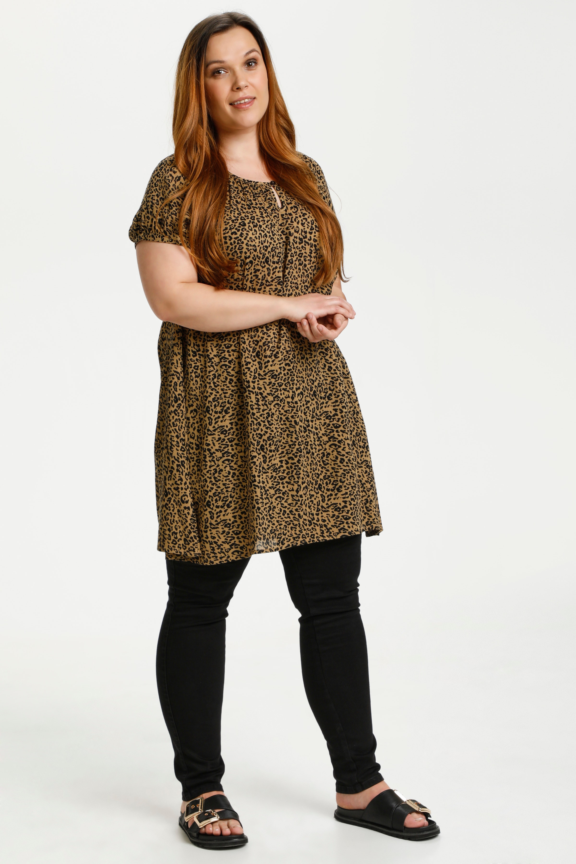 KCleamy Ami Tunic LOOKBOOK FRONT 10580388-101664