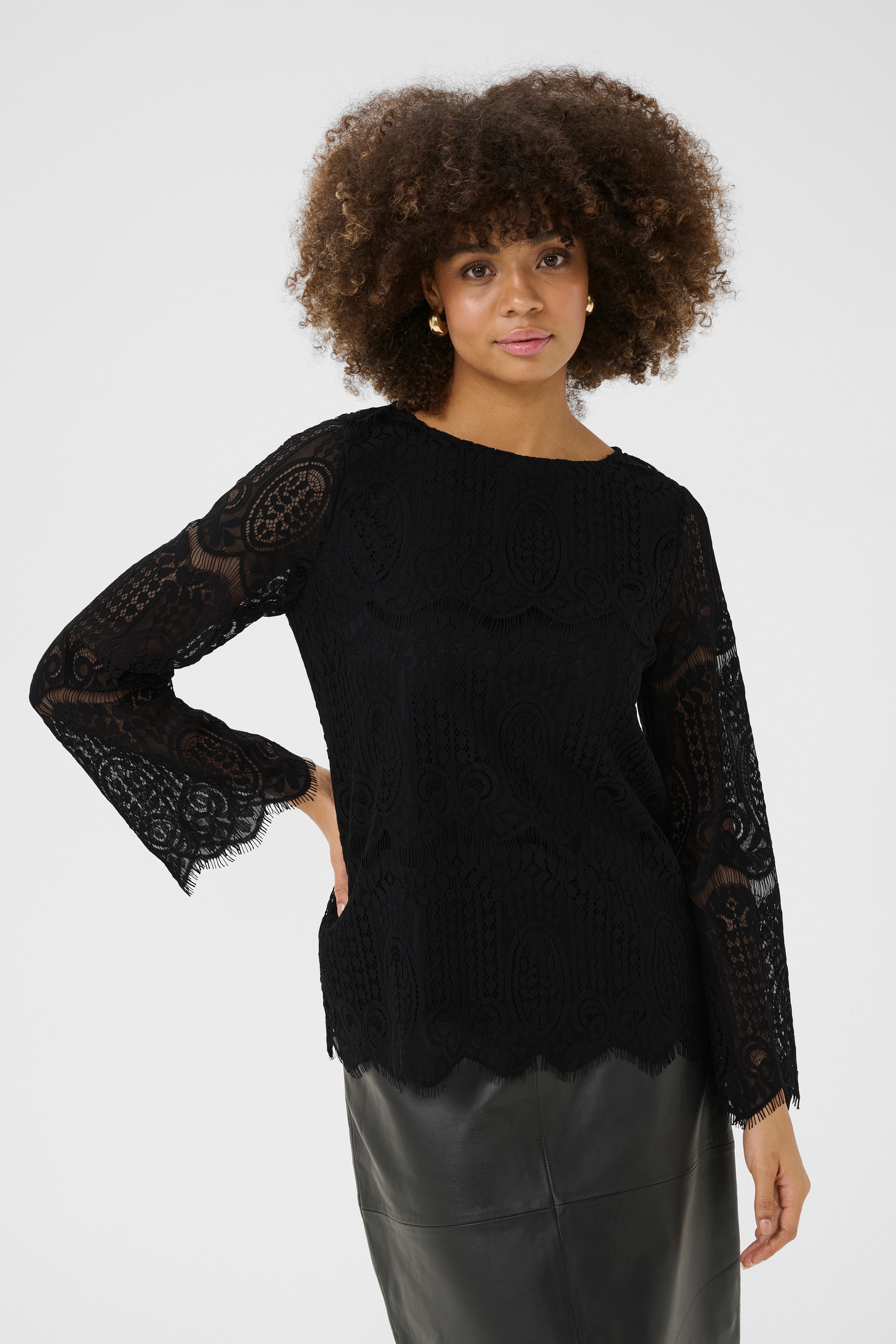 CUcroba Kantblouse LOOKBOOK FRONT 50112371-500012