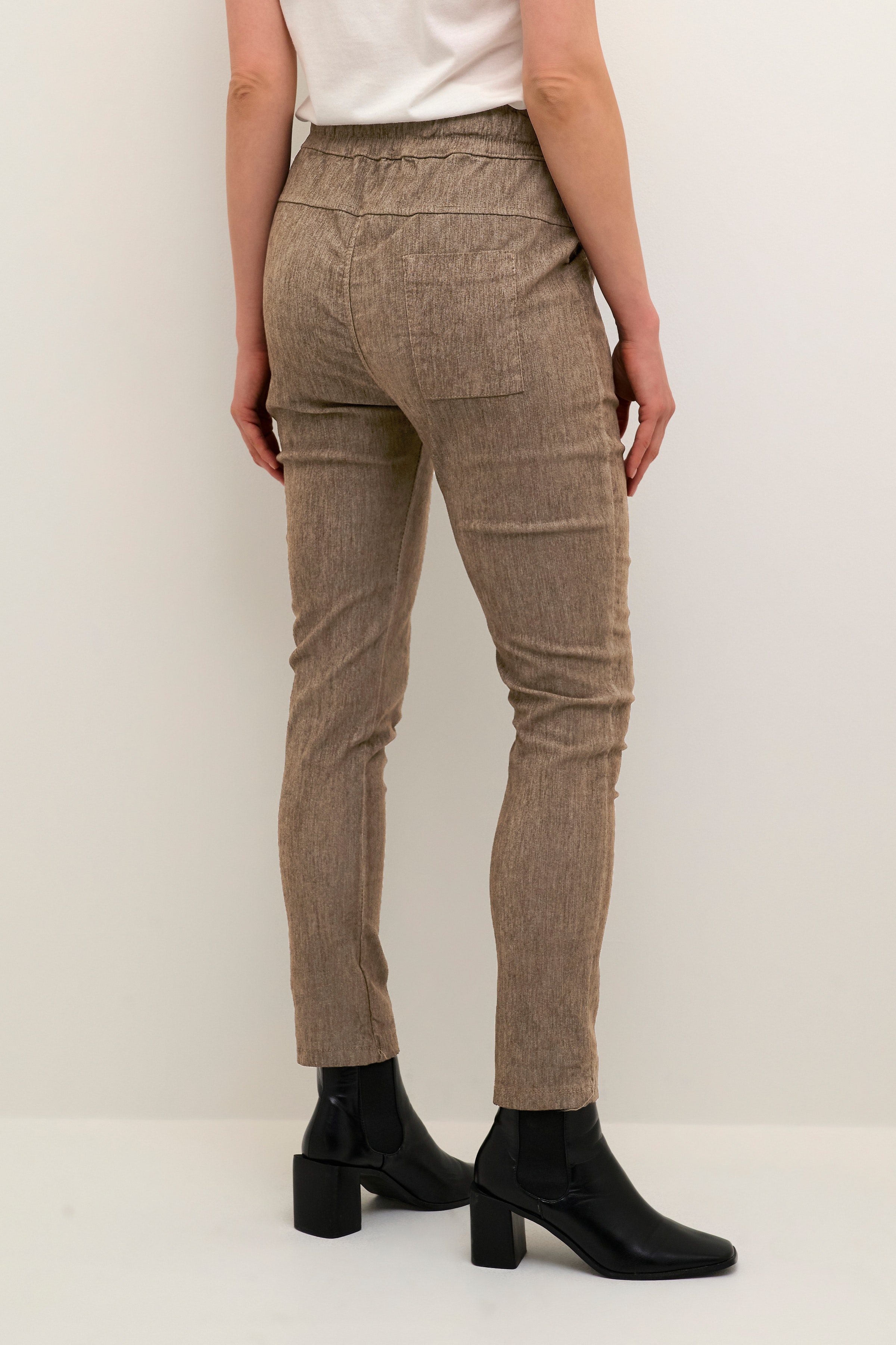 CRLena Trousers LOOKBOOK FRONT 10650780-104793