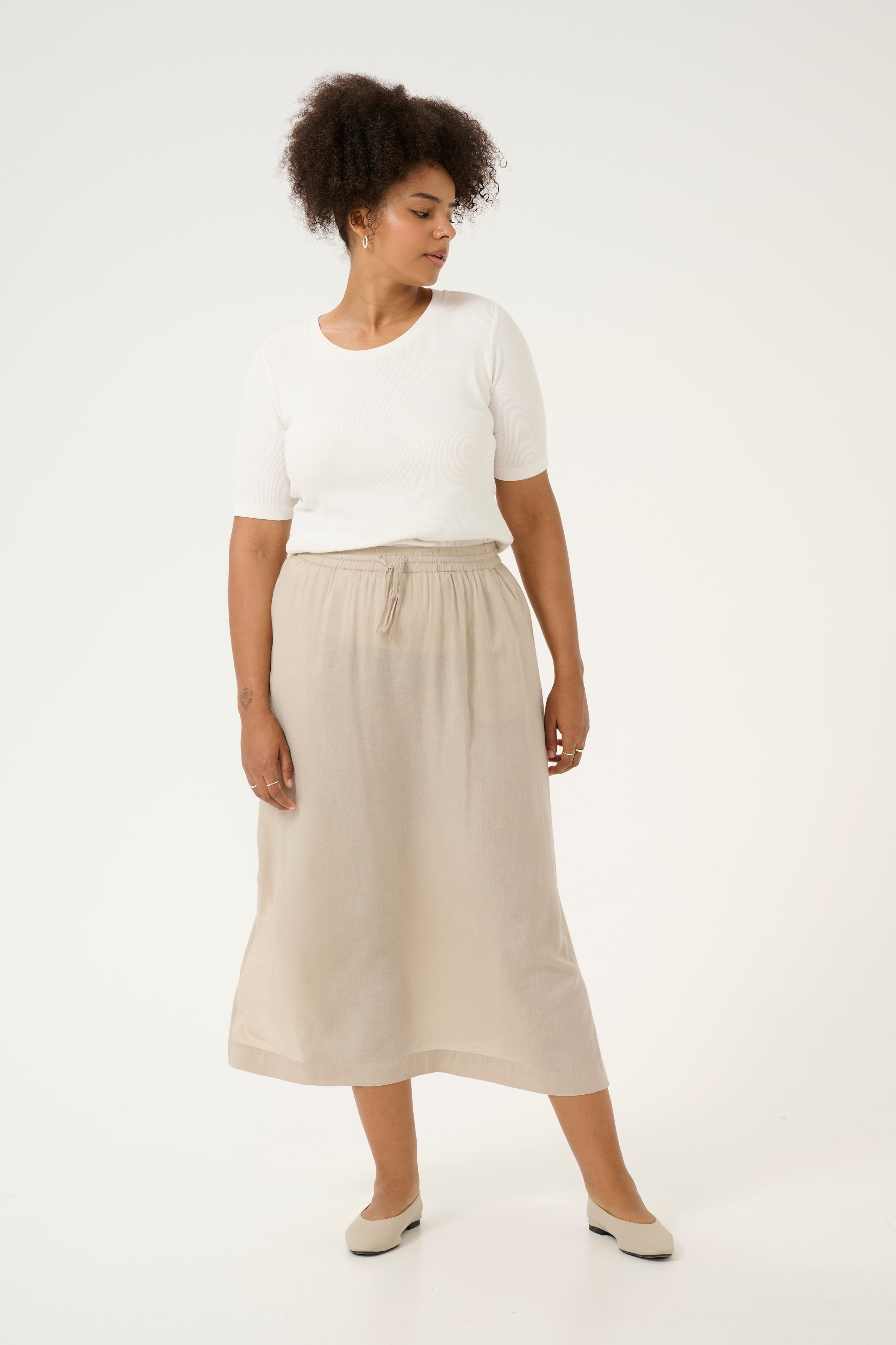 KCmille Linen Skirt LOOKBOOK FRONT 10583100-151305