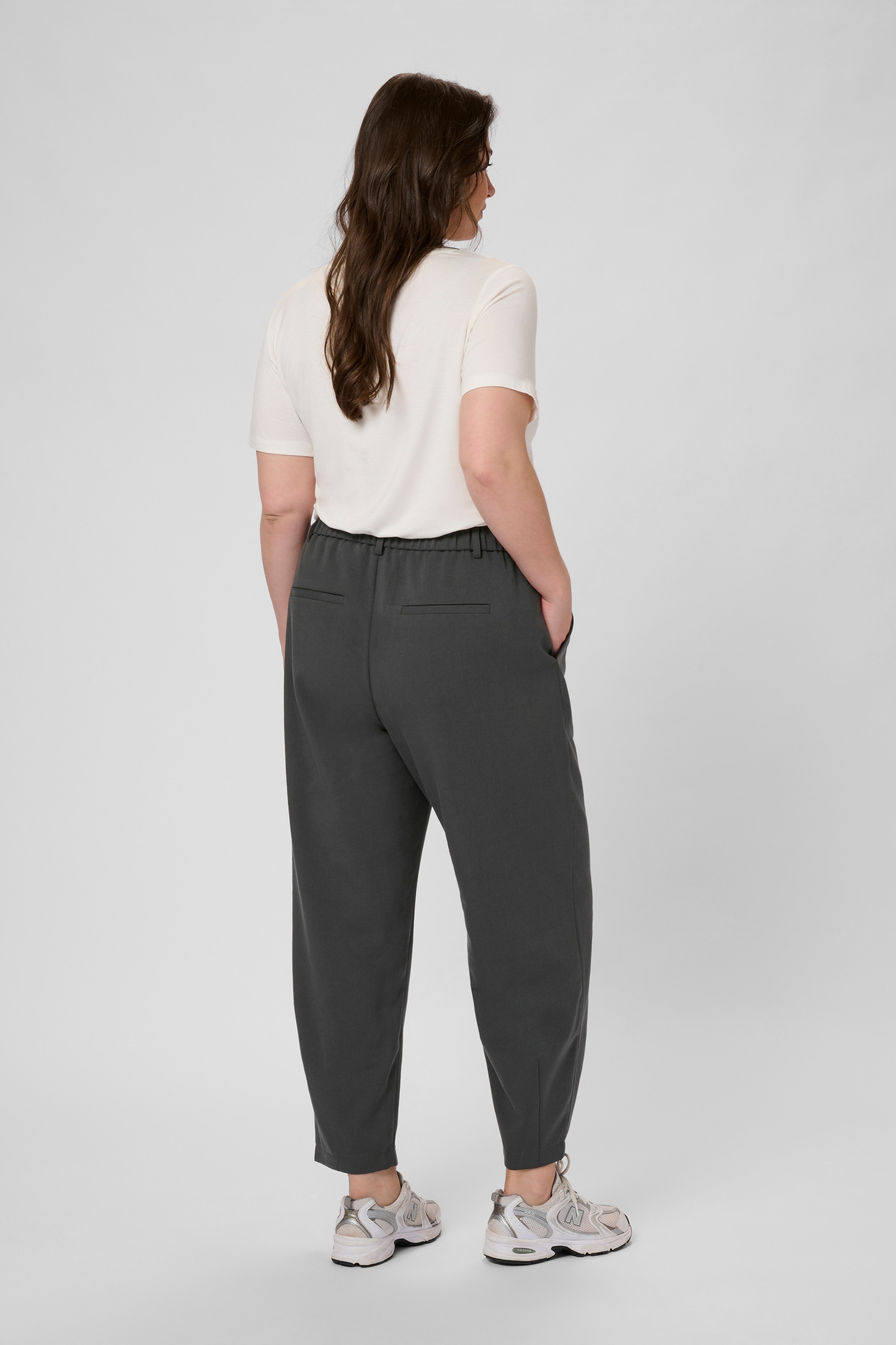 KCmerla Trousers LOOKBOOK BACK 10582231-190205