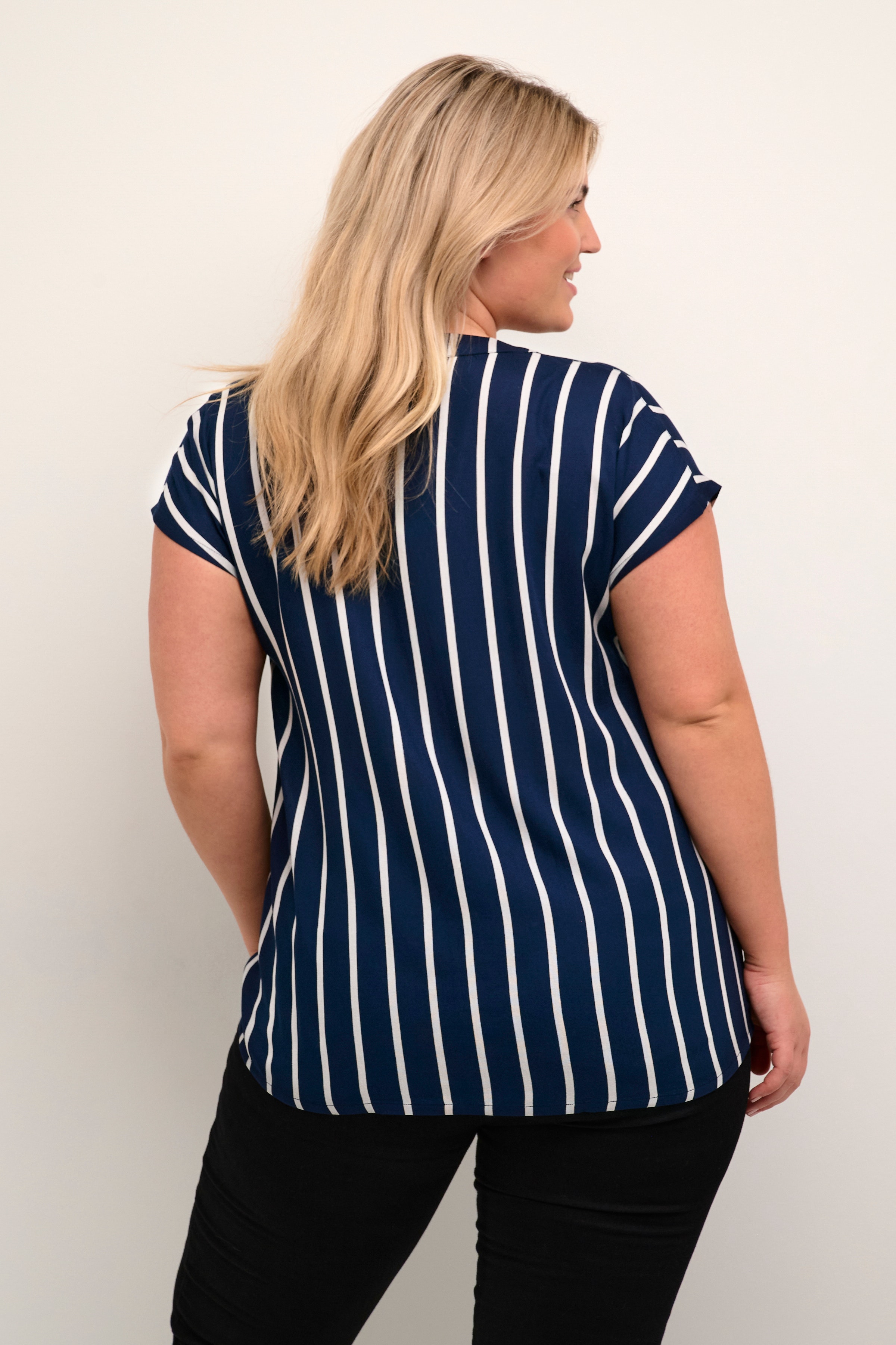 KCsida Bluse LOOKBOOK BACK 10581573-105120