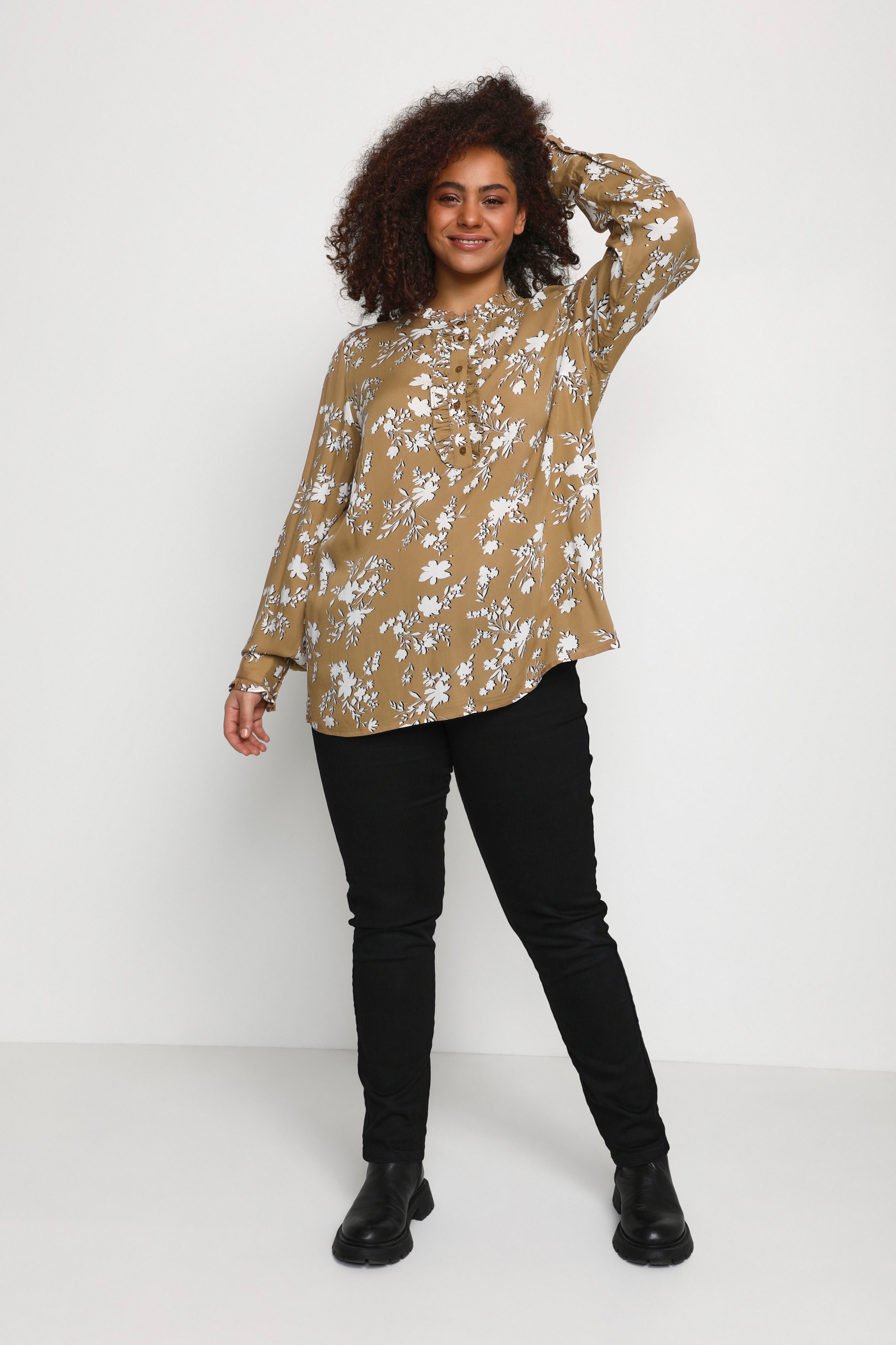KCviba Blouse with long sleeve LOOKBOOK FRONT 10581015-103189