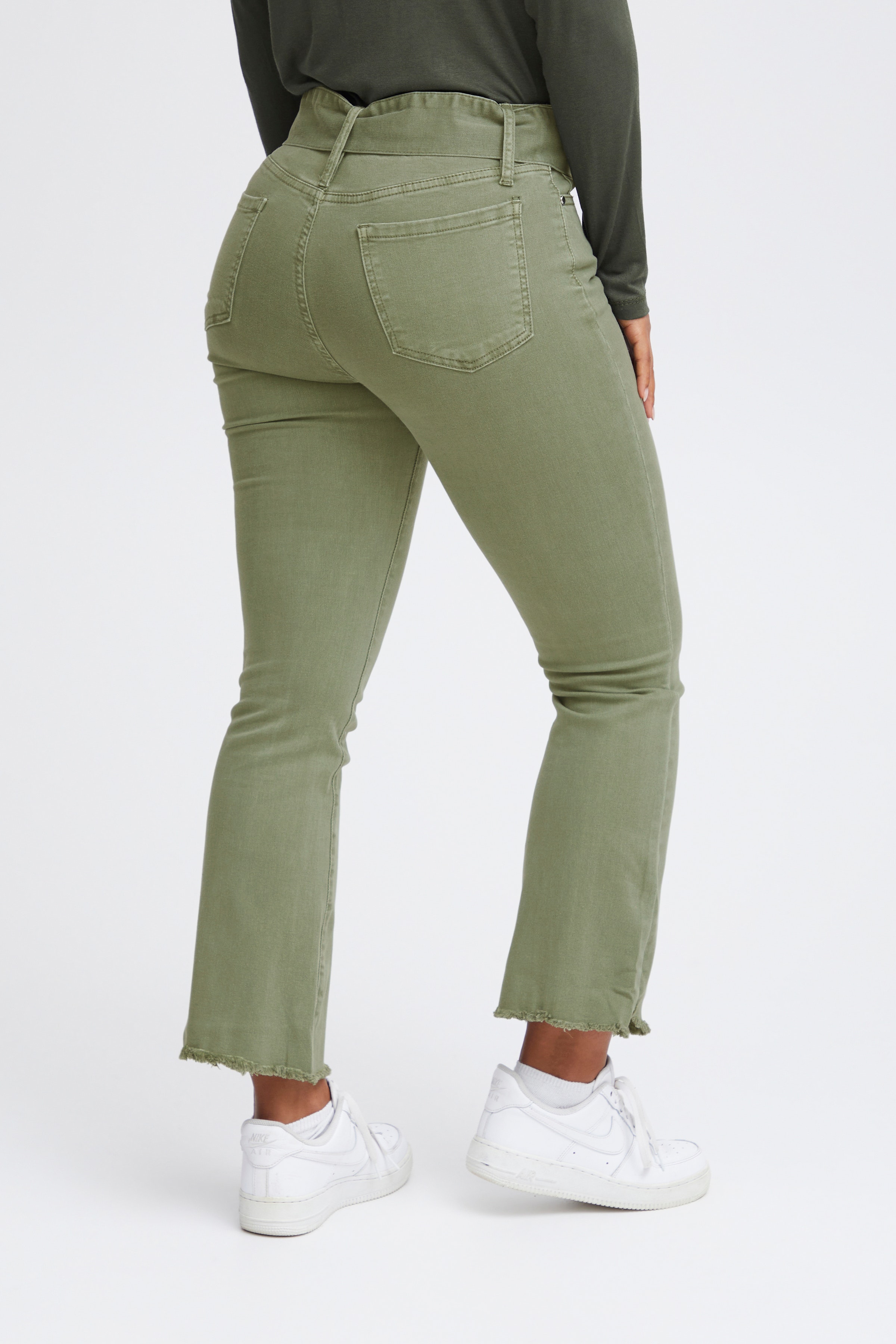 SBANITA Trousers LOOKBOOK FRONT 22100456-190312