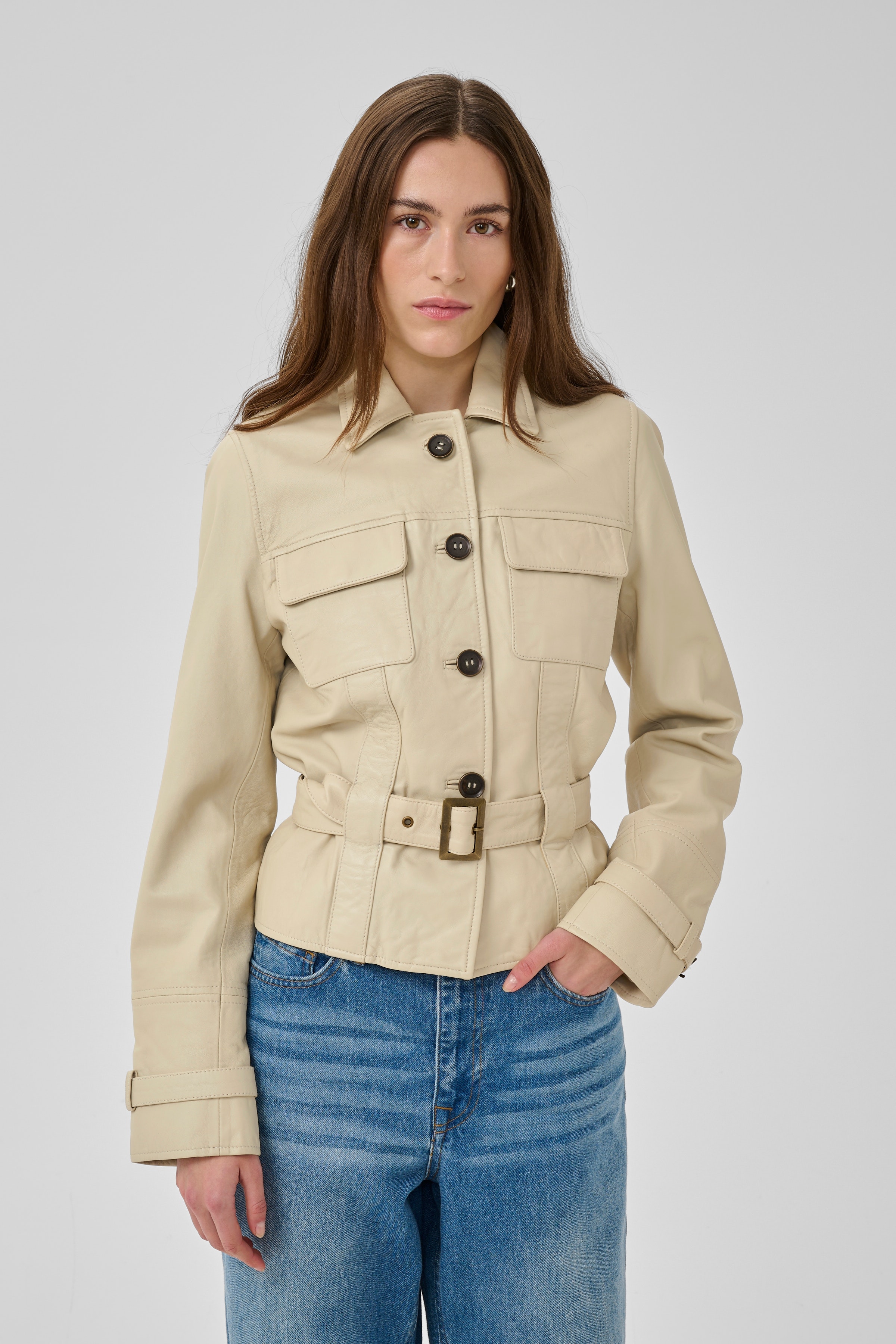 MWThea Casual Jacke LOOKBOOK FRONT 10705523-109321