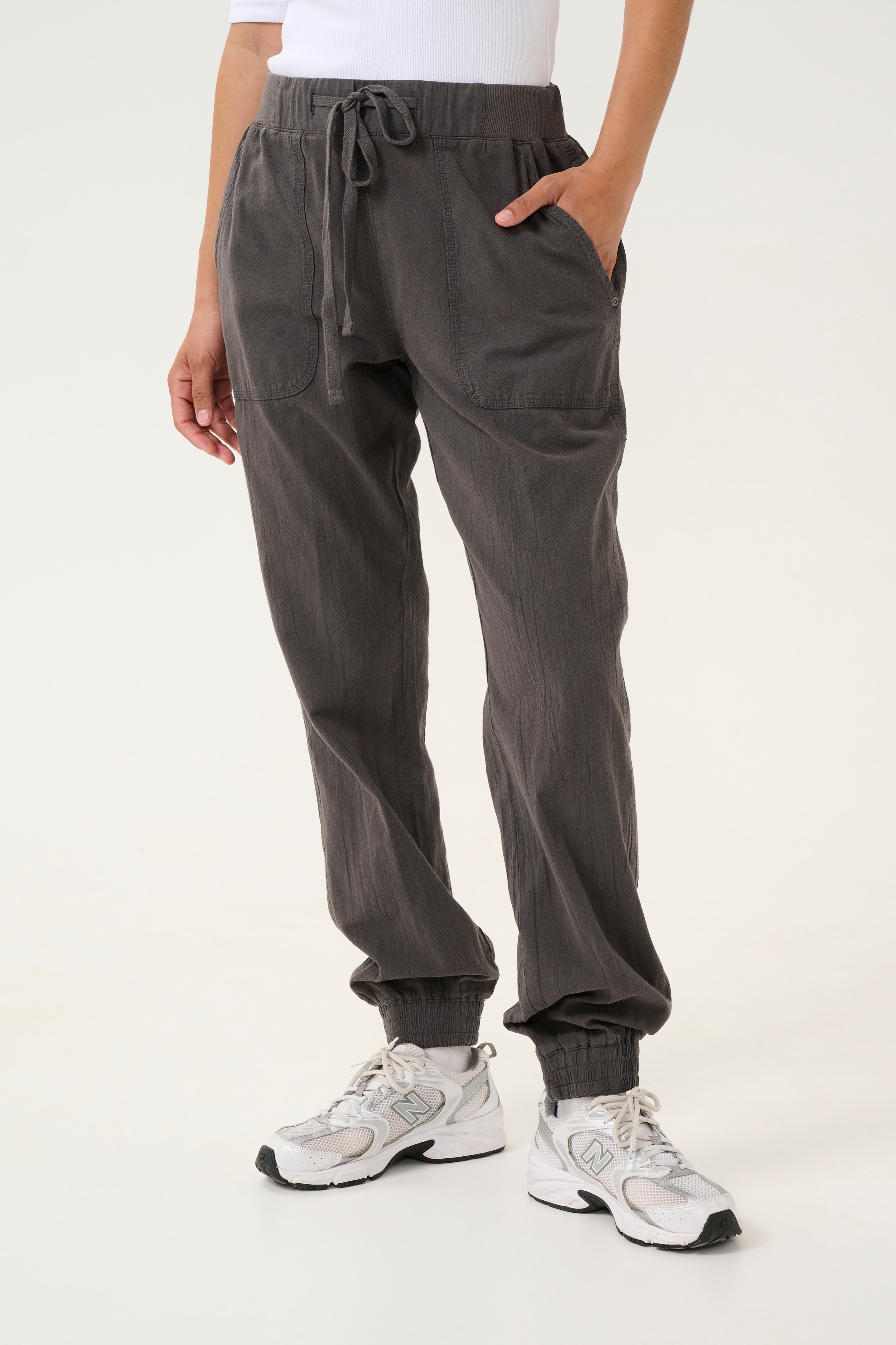 KAnaya Trousers LOOKBOOK FRONT 10505397-190205