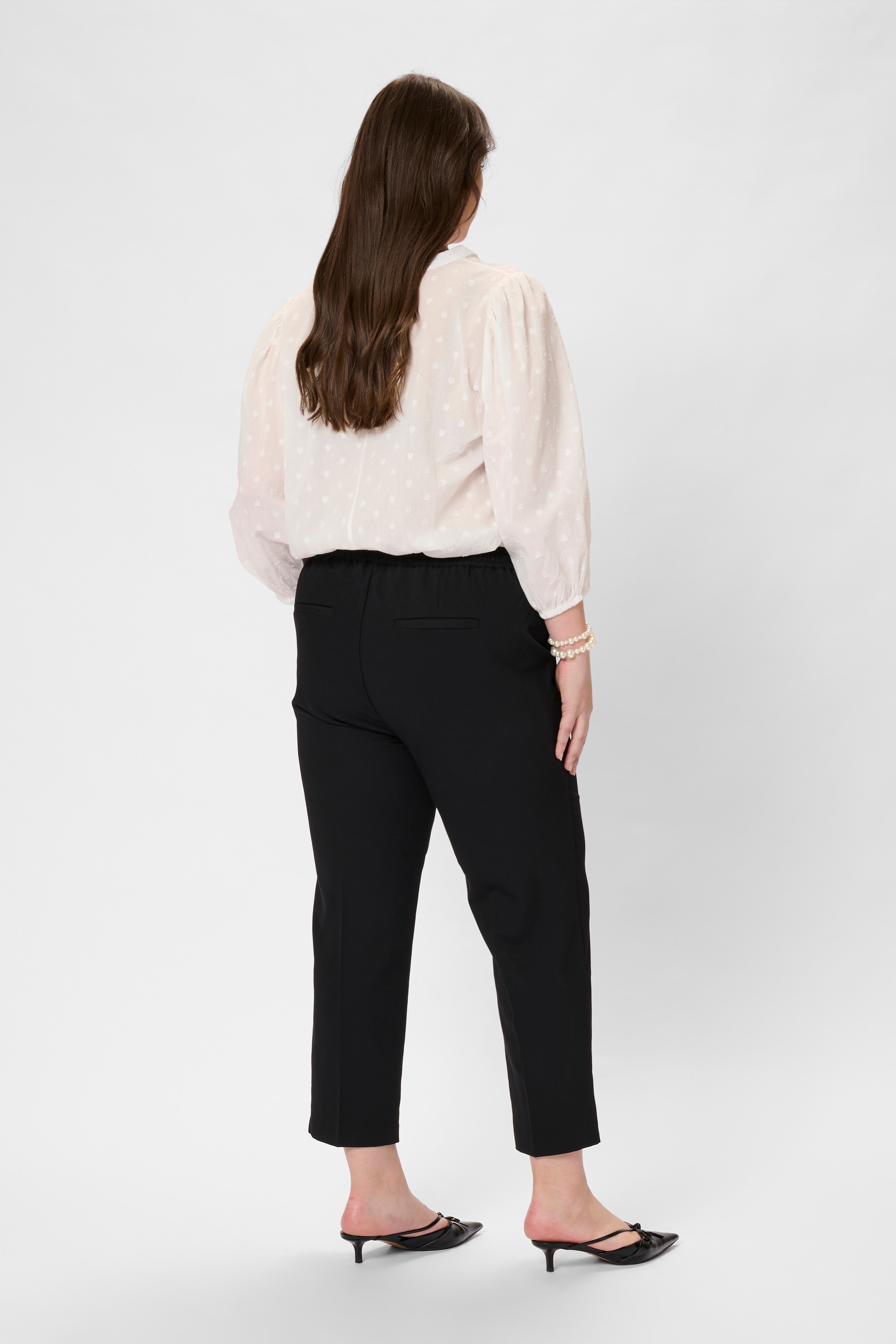 KCsakira Cropped Trousers LOOKBOOK BACK 10580650-100121