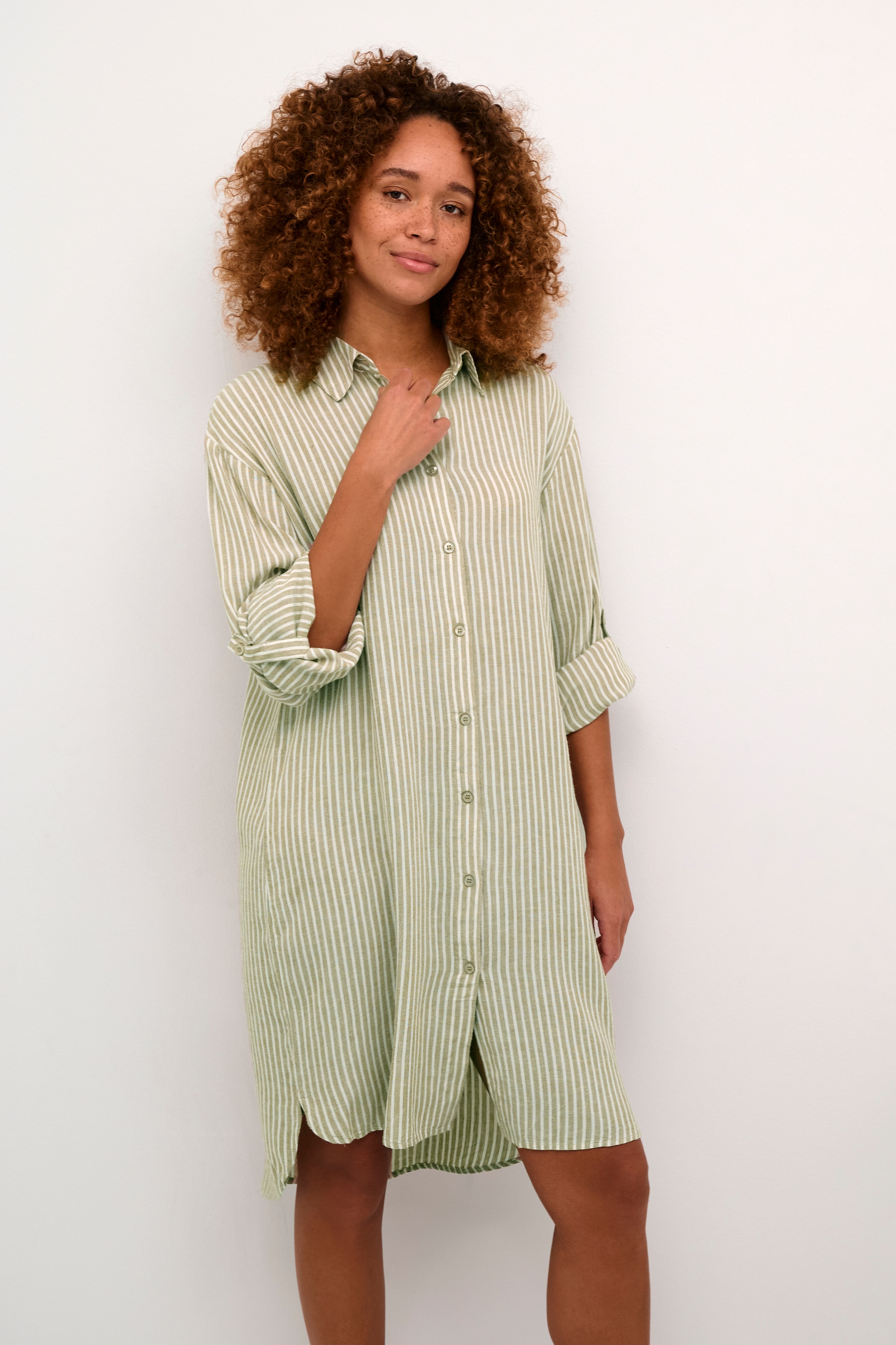 KAmilia Leinenhemd LOOKBOOK FRONT 10508311-105466