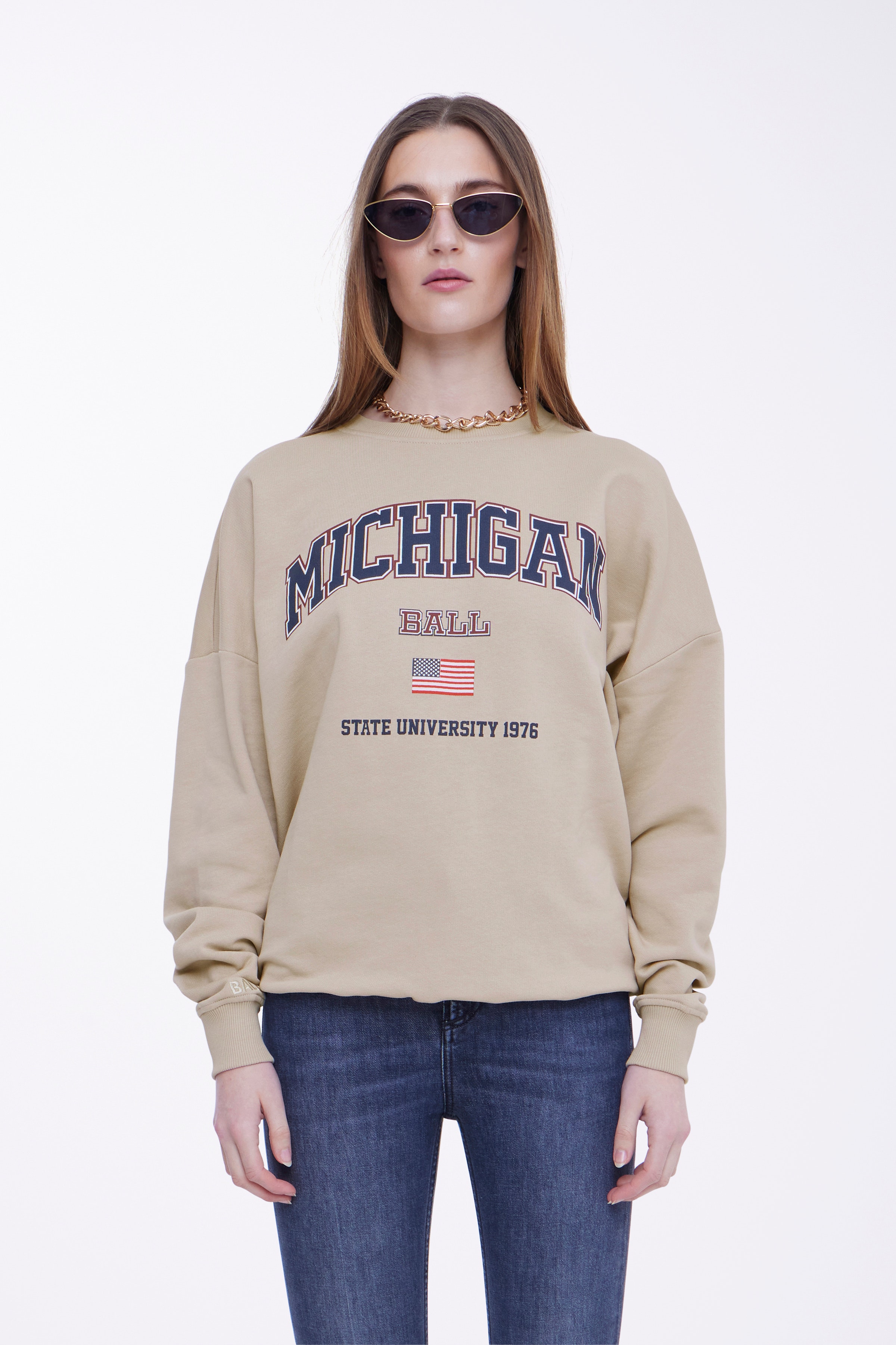 L. SMITH SWEATSHIRT LOOKBOOK FRONT 50400051-170909