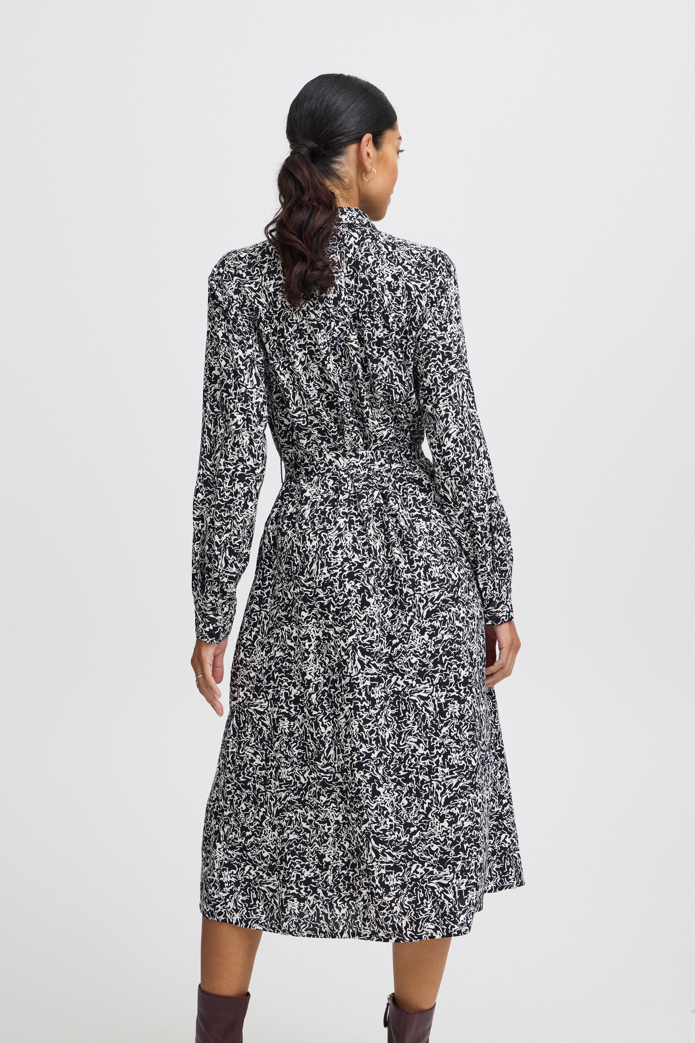 BYJOSA Kjole LOOKBOOK BACK 20815602-203692