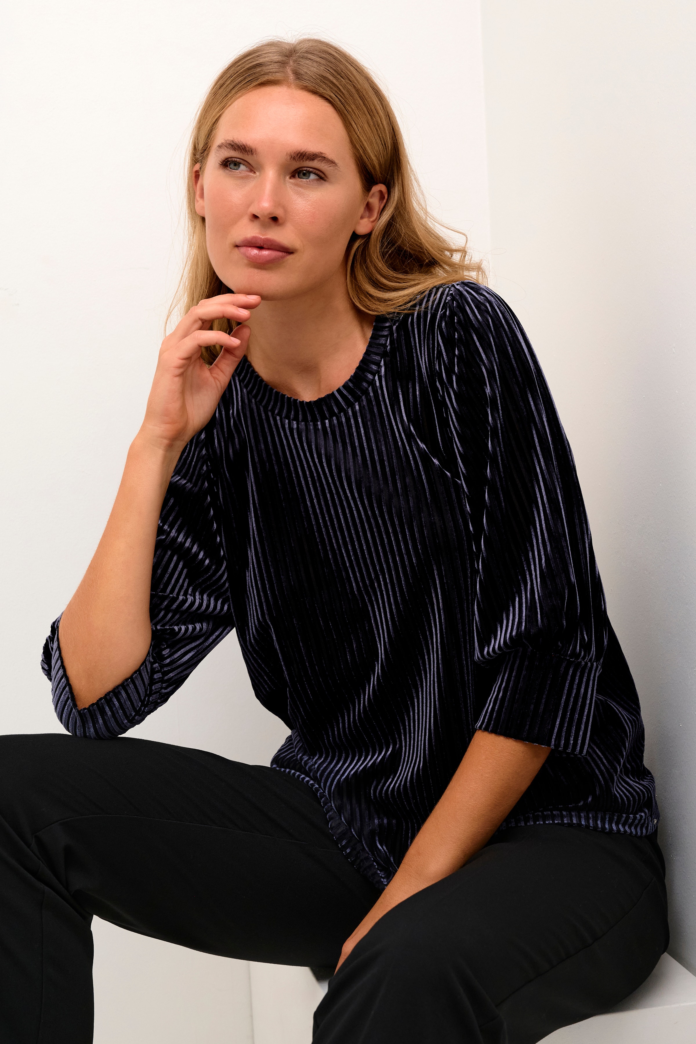 KAcaca Velourbluse LOOKBOOK DETAIL 10503887-194020