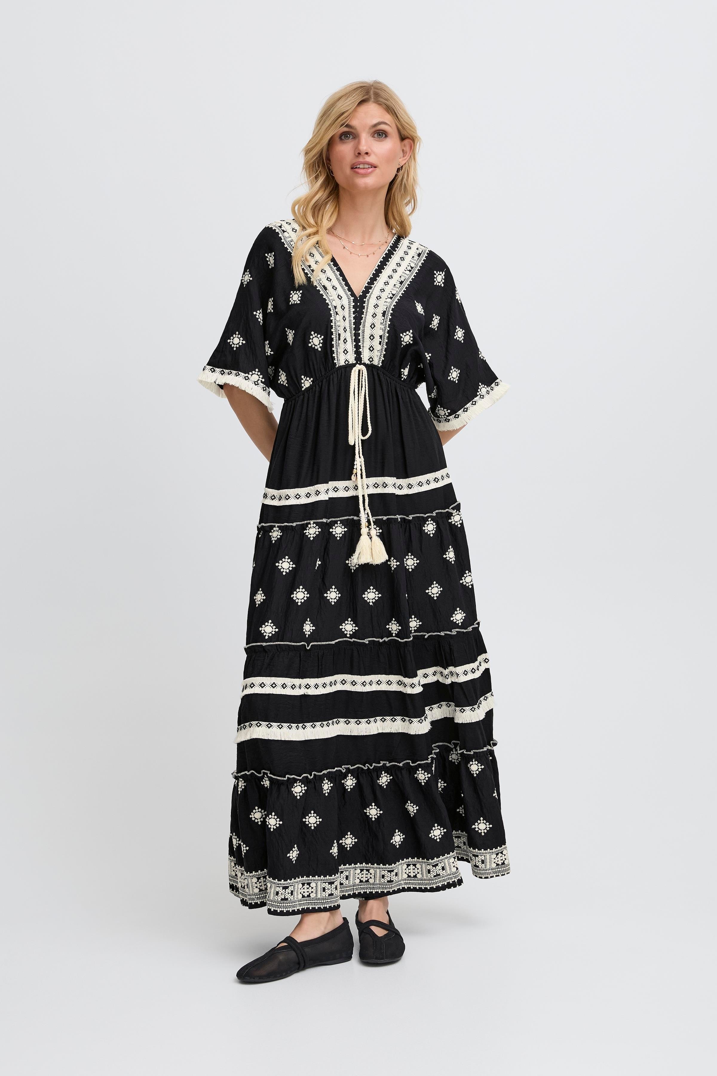 SBGOLA Kjole LOOKBOOK FRONT 22100959-190303