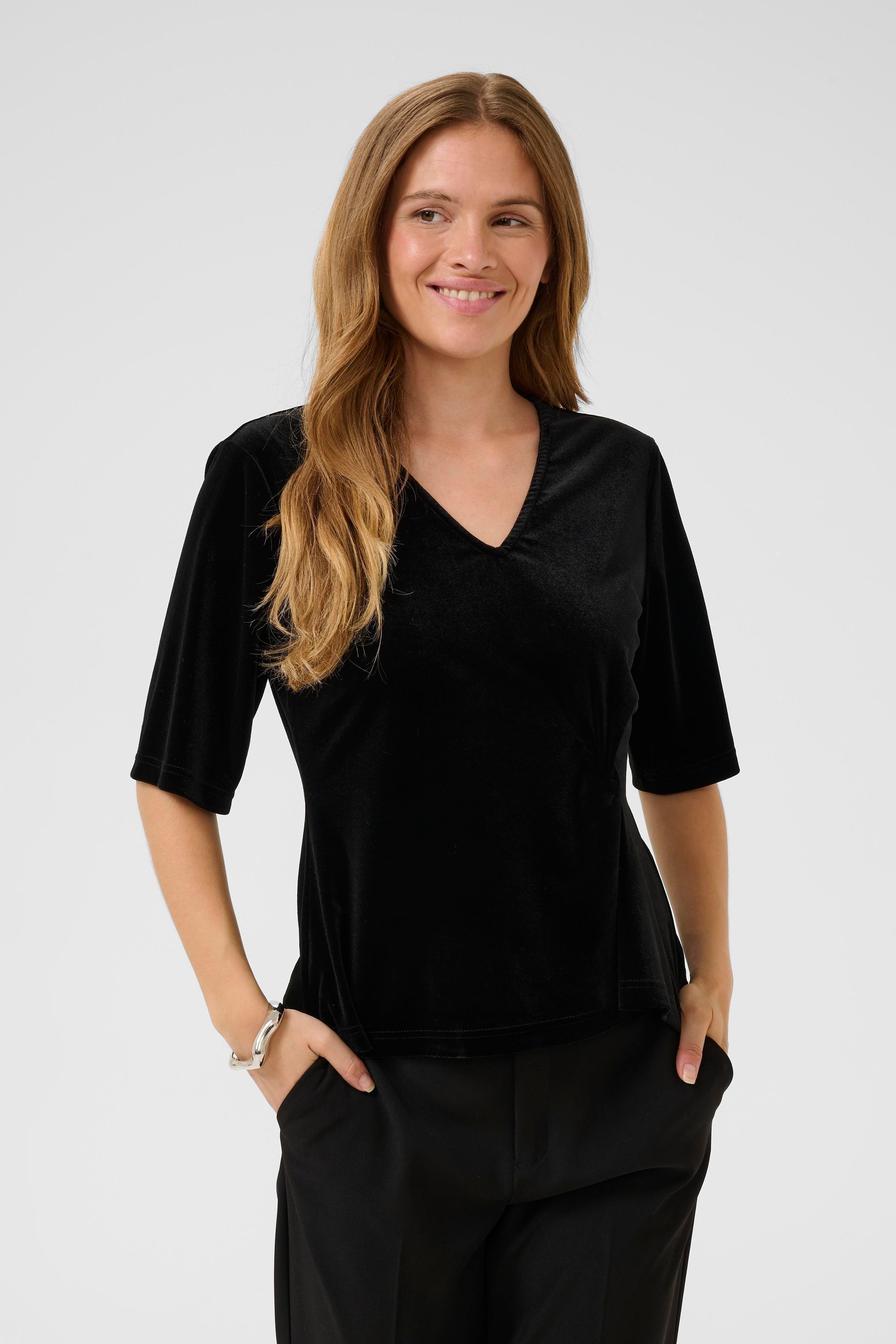 CUzoe velourbluse LOOKBOOK FRONT 50112496-500012