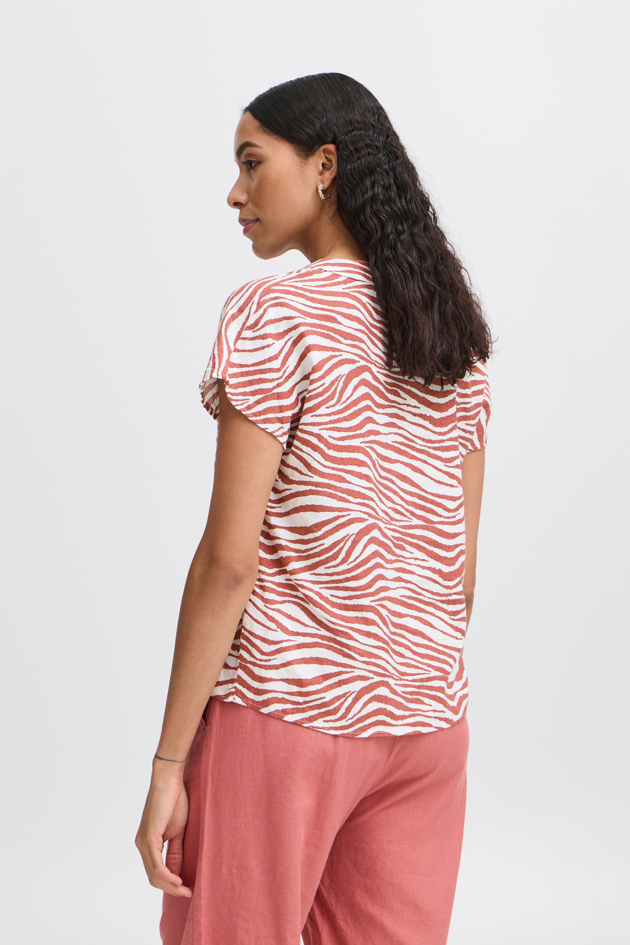 BYFALAKKA Blus LOOKBOOK BACK 20816603-204541