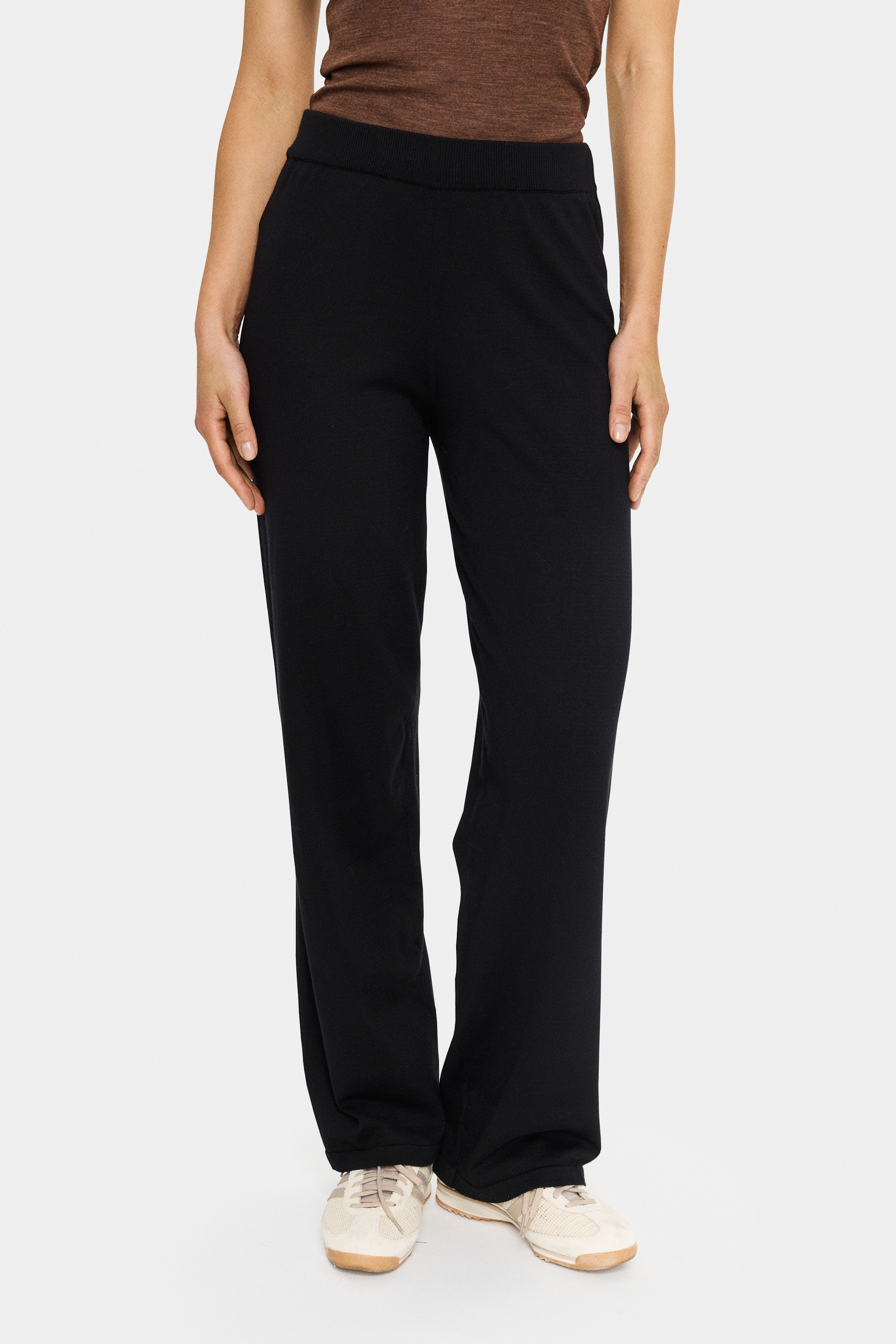 MilaSZ Trousers LOOKBOOK FRONT 30511095-193911