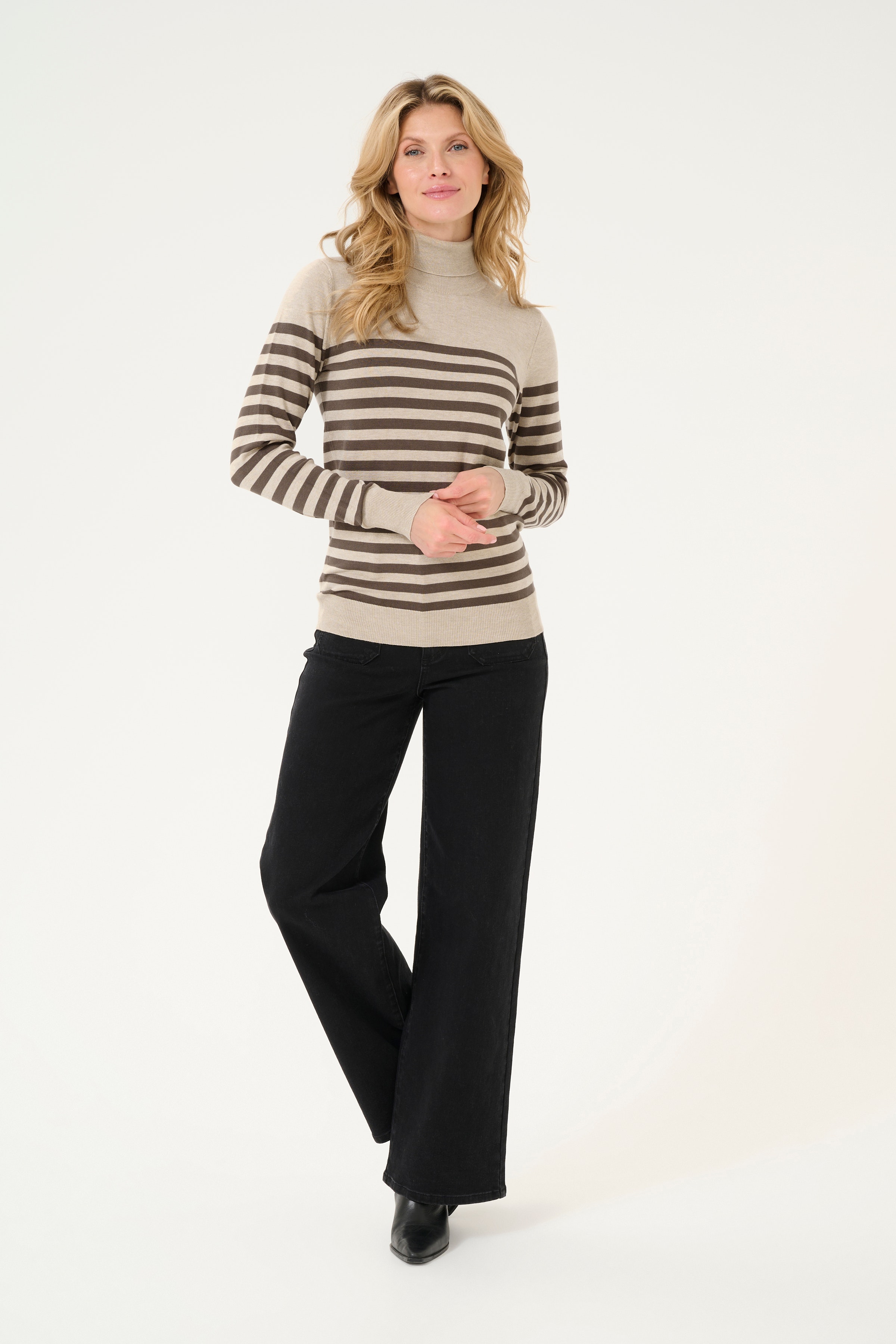 KAlizza Turtleneck LOOKBOOK FRONT 10509063-106465