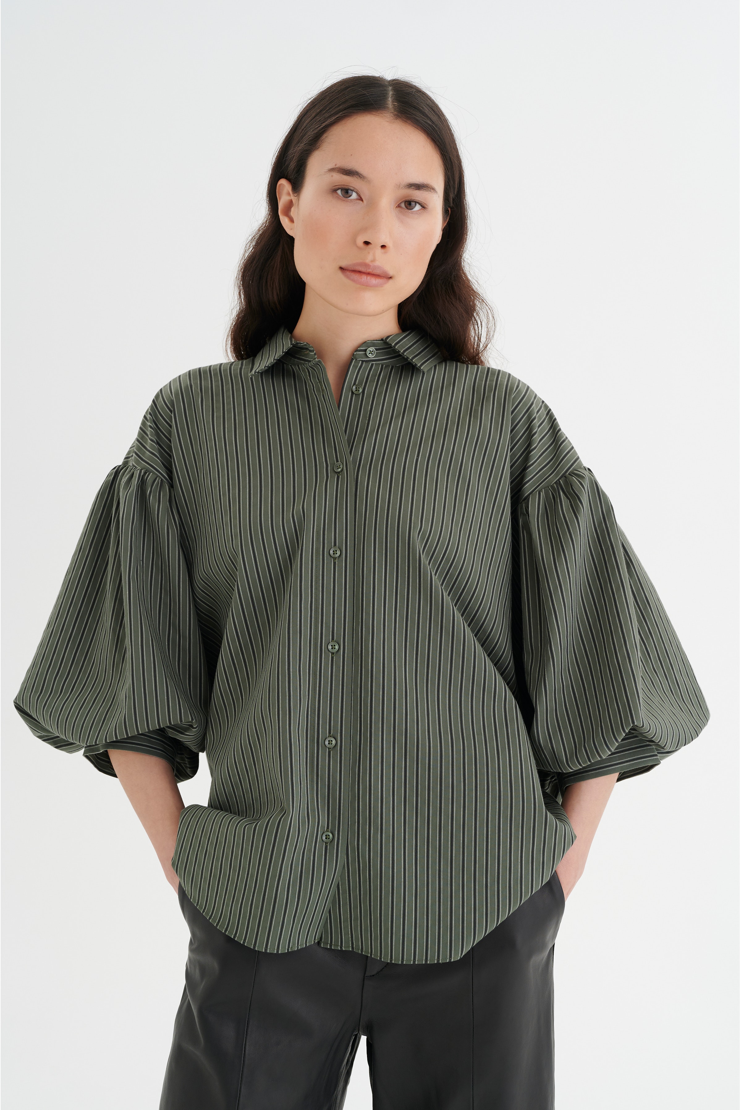 YokoIW Shirt  LOOKBOOK FRONT 30106414-300820