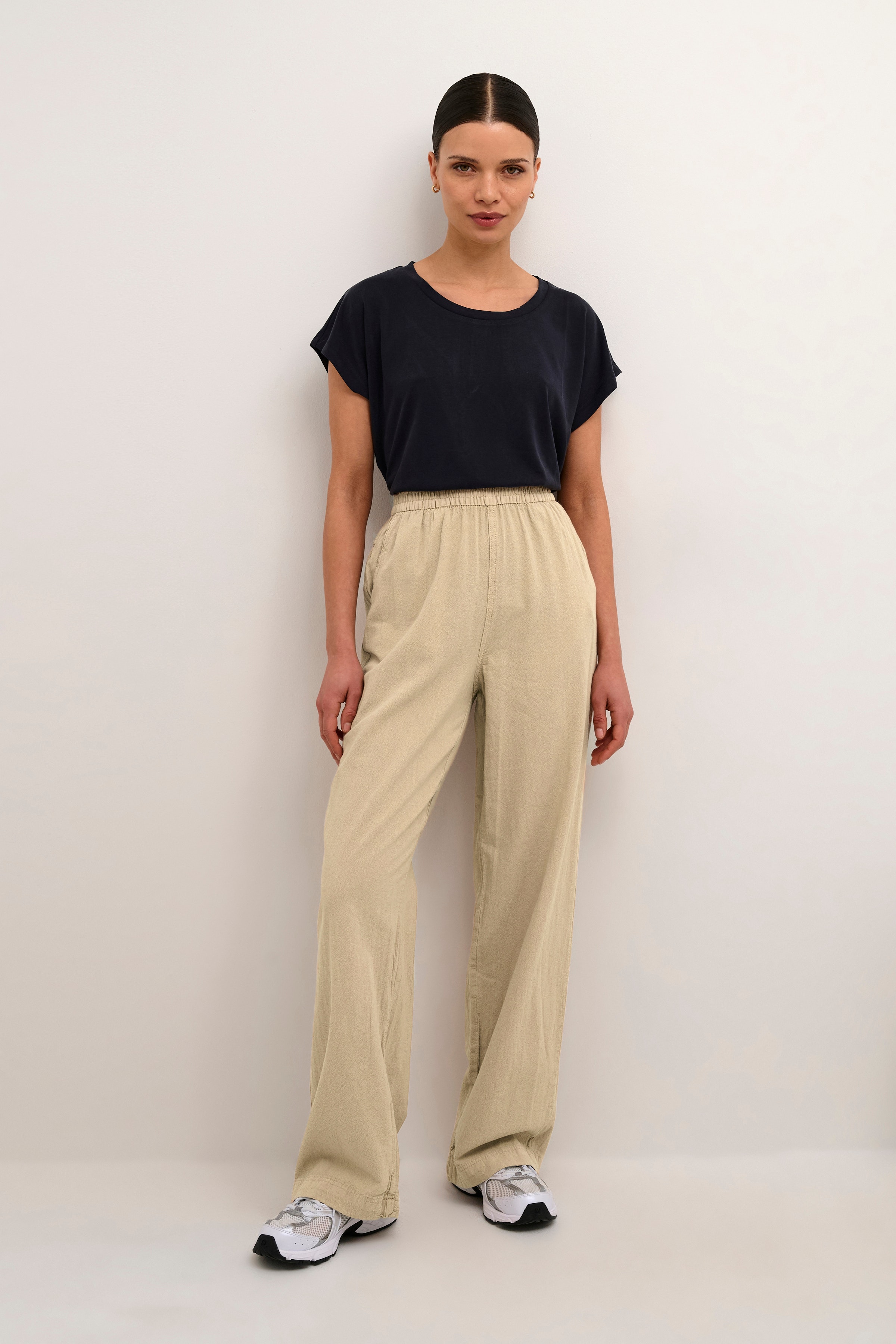 KAnaya Trousers LOOKBOOK FRONT 10507661-101239