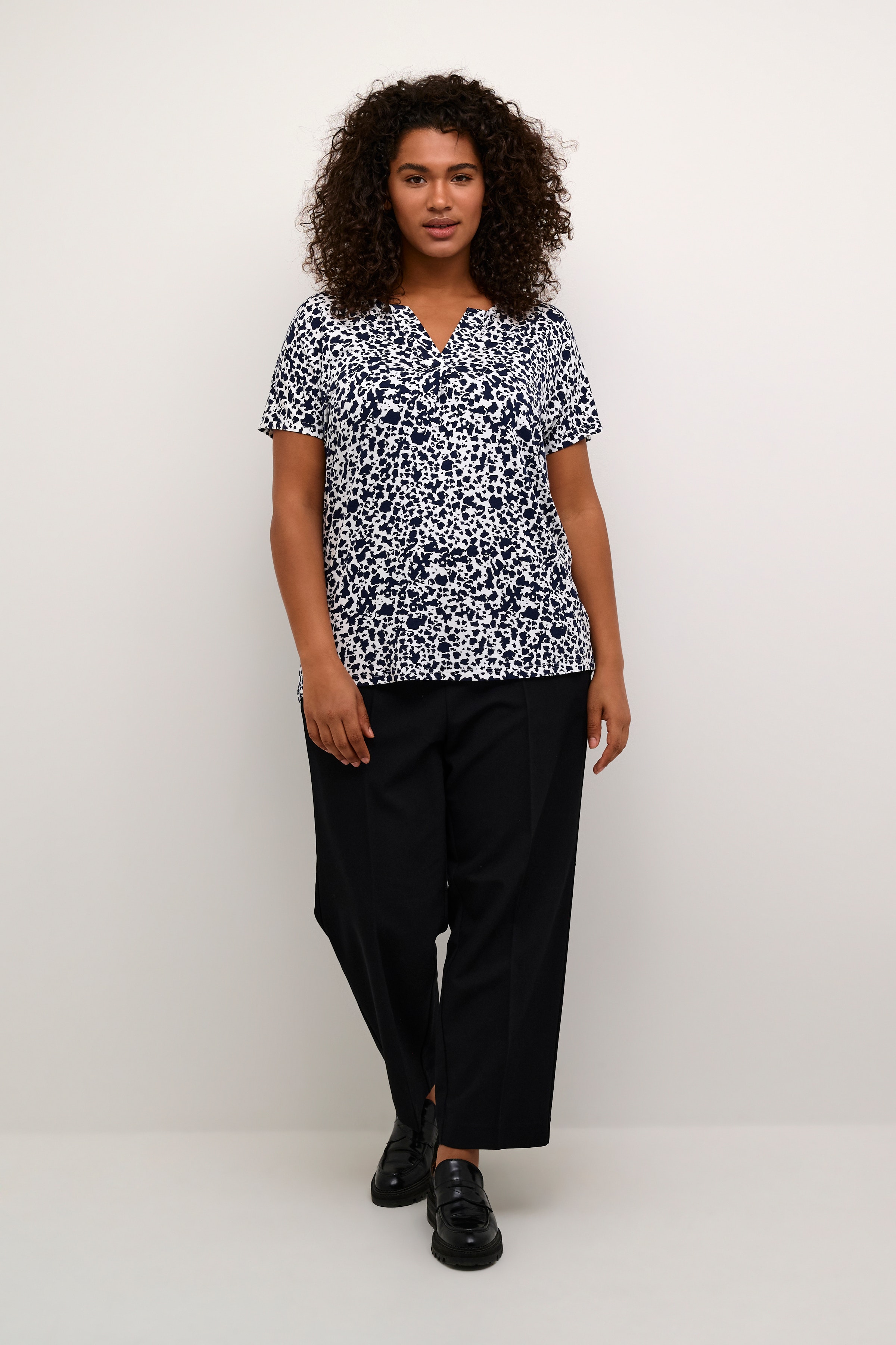 KCcharlotta Bluse LOOKBOOK FRONT 10582693-106062