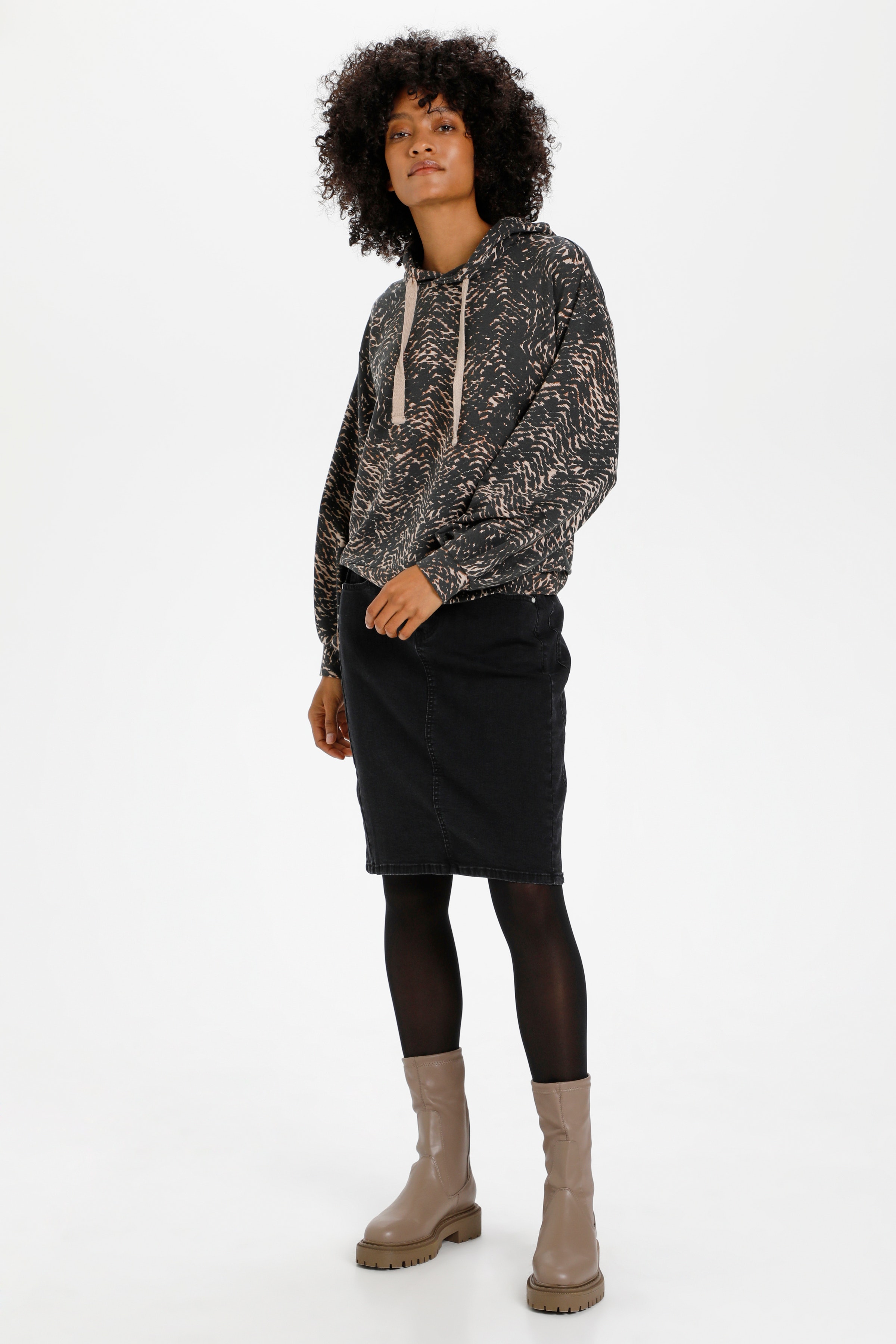 CRSanni Printed Sweatshirt LOOKBOOK FRONT 10608776-101683