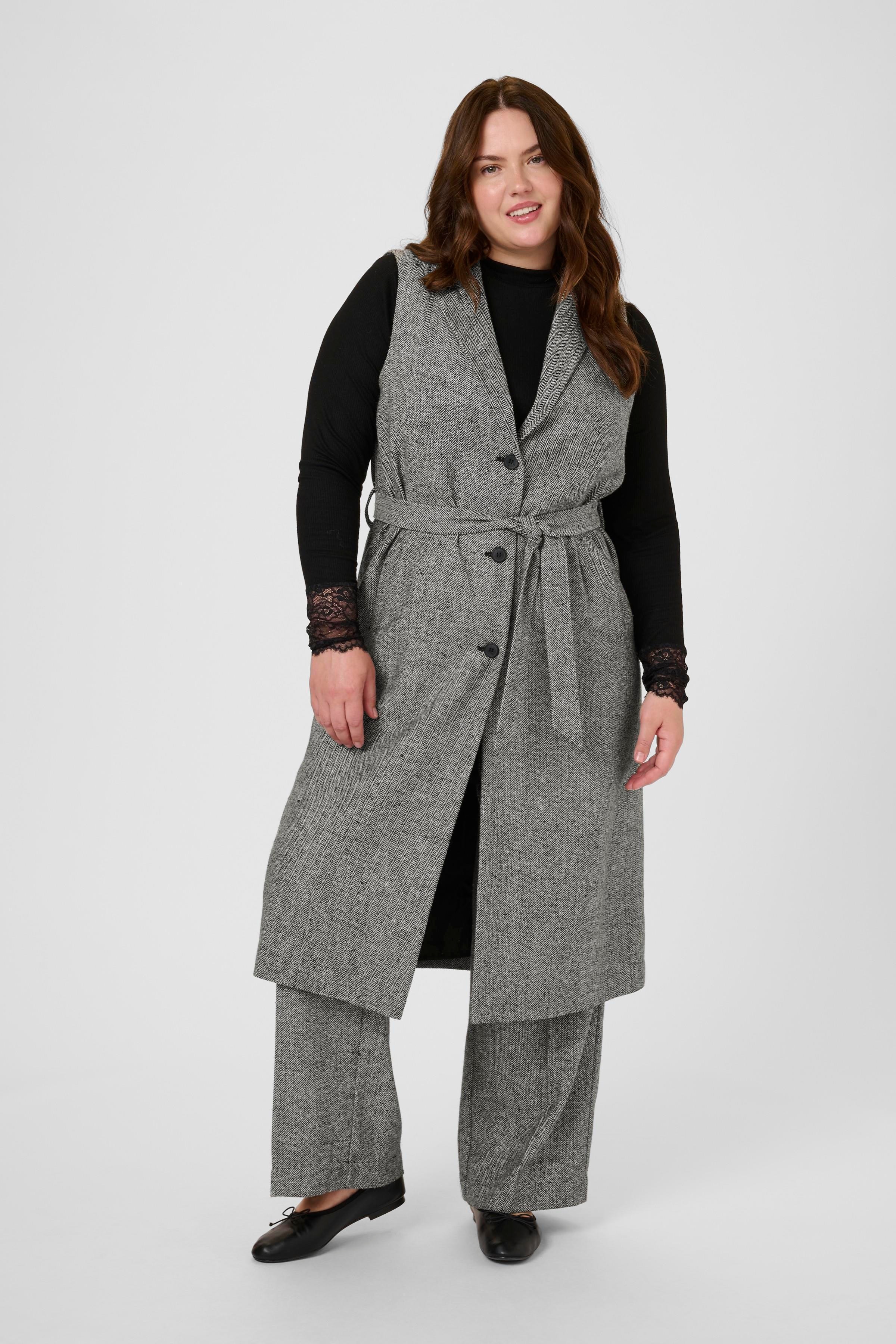 KCthilla Weste LOOKBOOK FRONT 10583808-108553