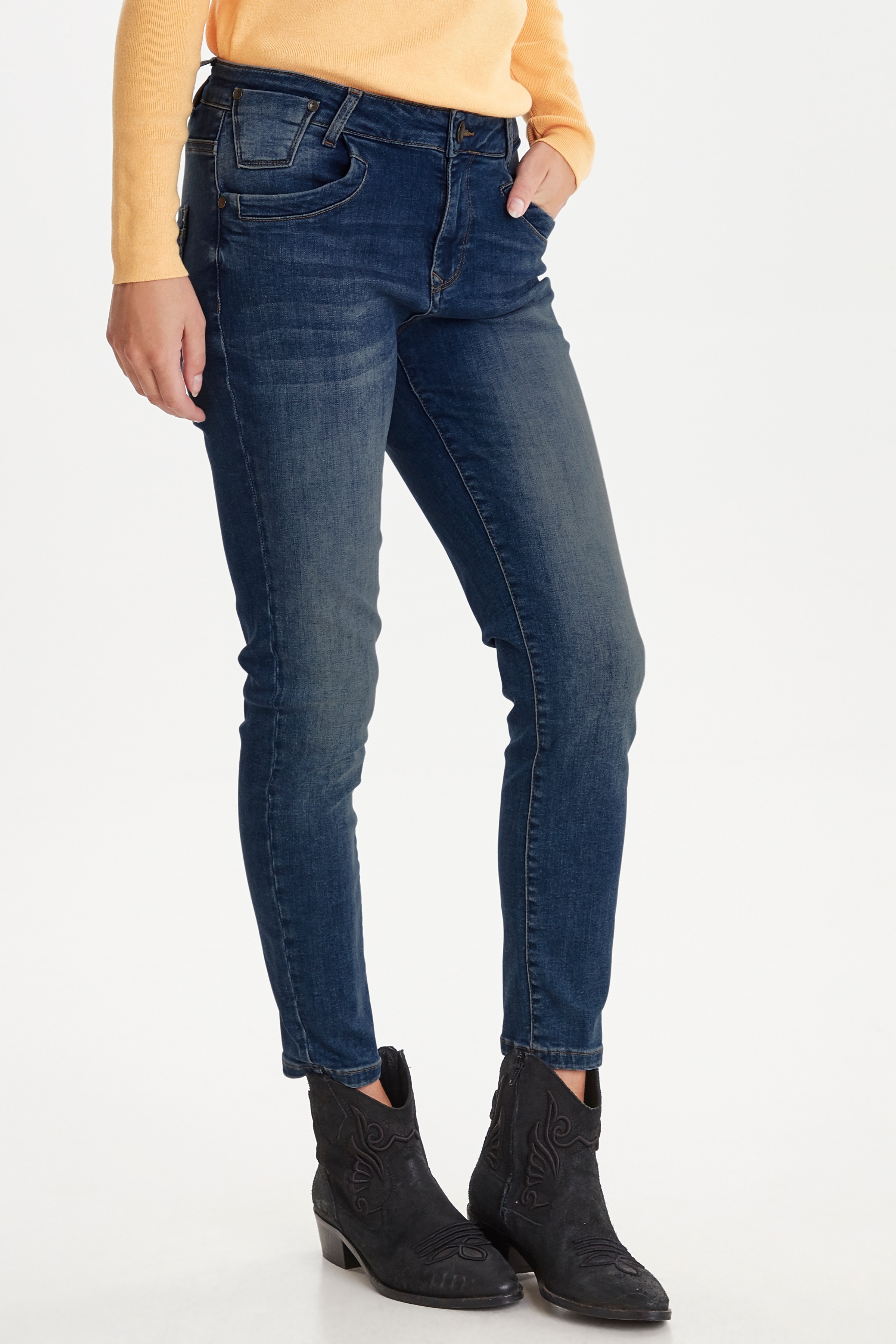 PzTenna Highwaist Jeans LOOKBOOK FRONT 50204537-5001901