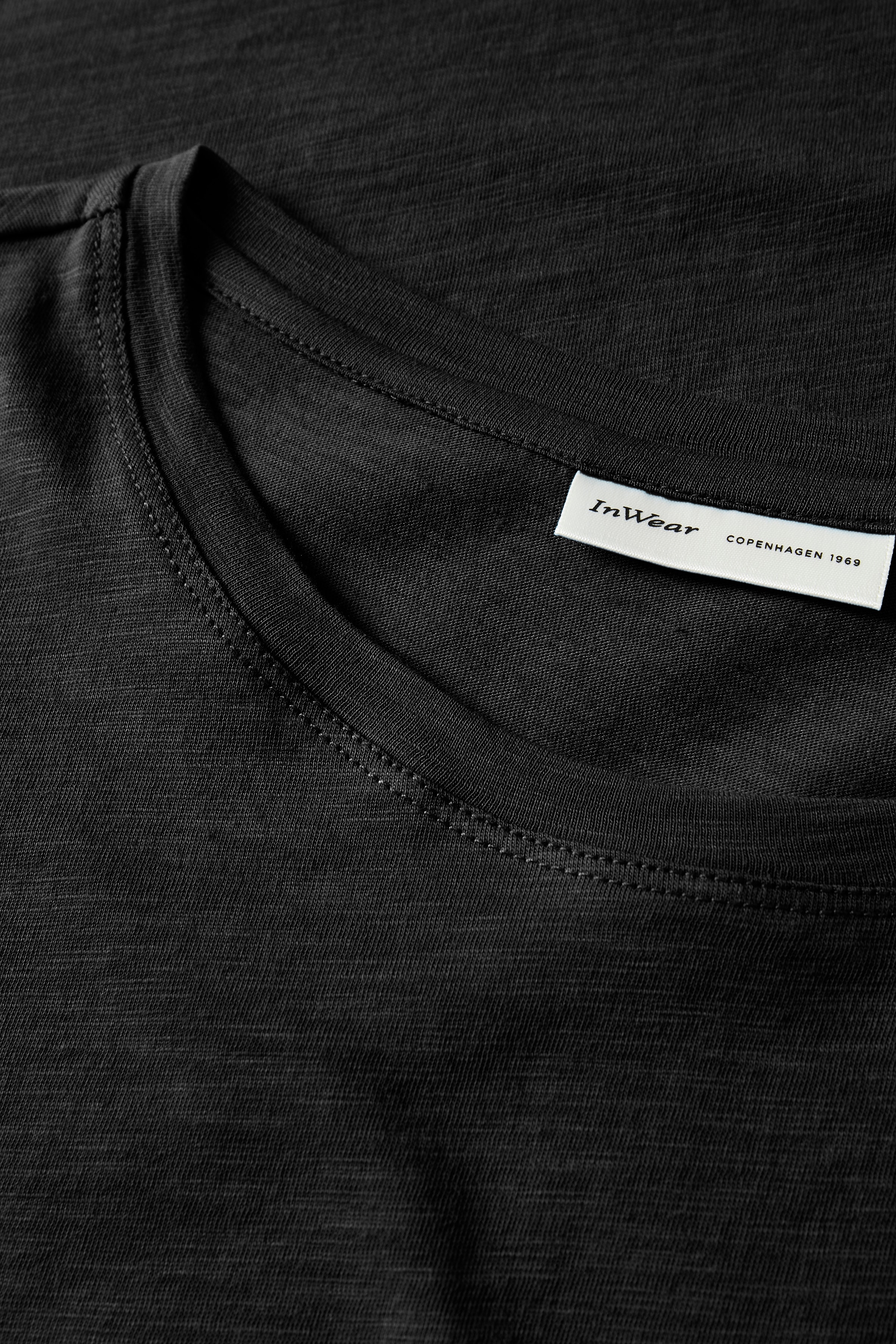 AlmaIW T-shirt PACK DETAIL 30105276-194008