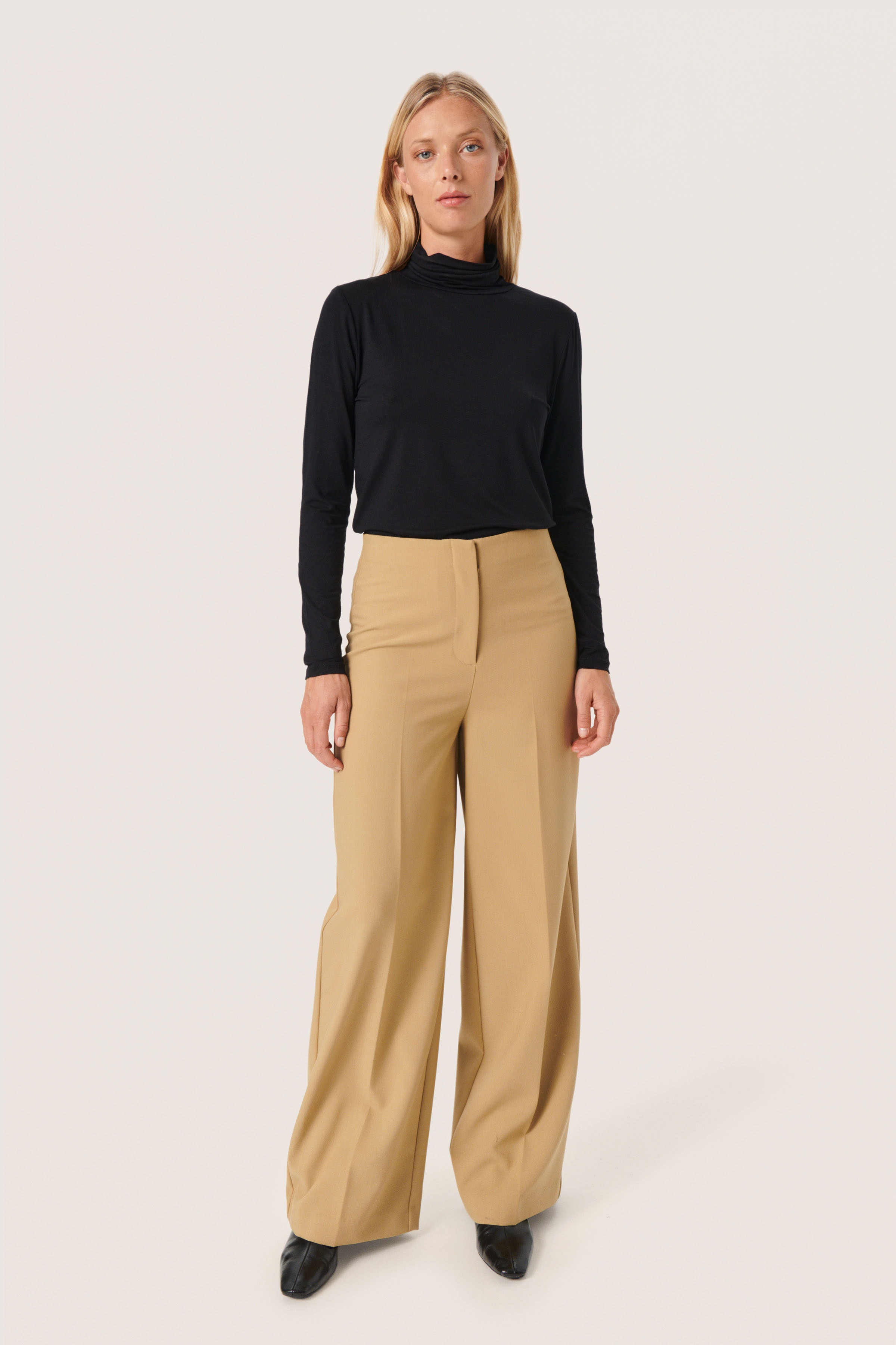 SLCorinne Wide Hose LOOKBOOK FRONT 30407228-171022