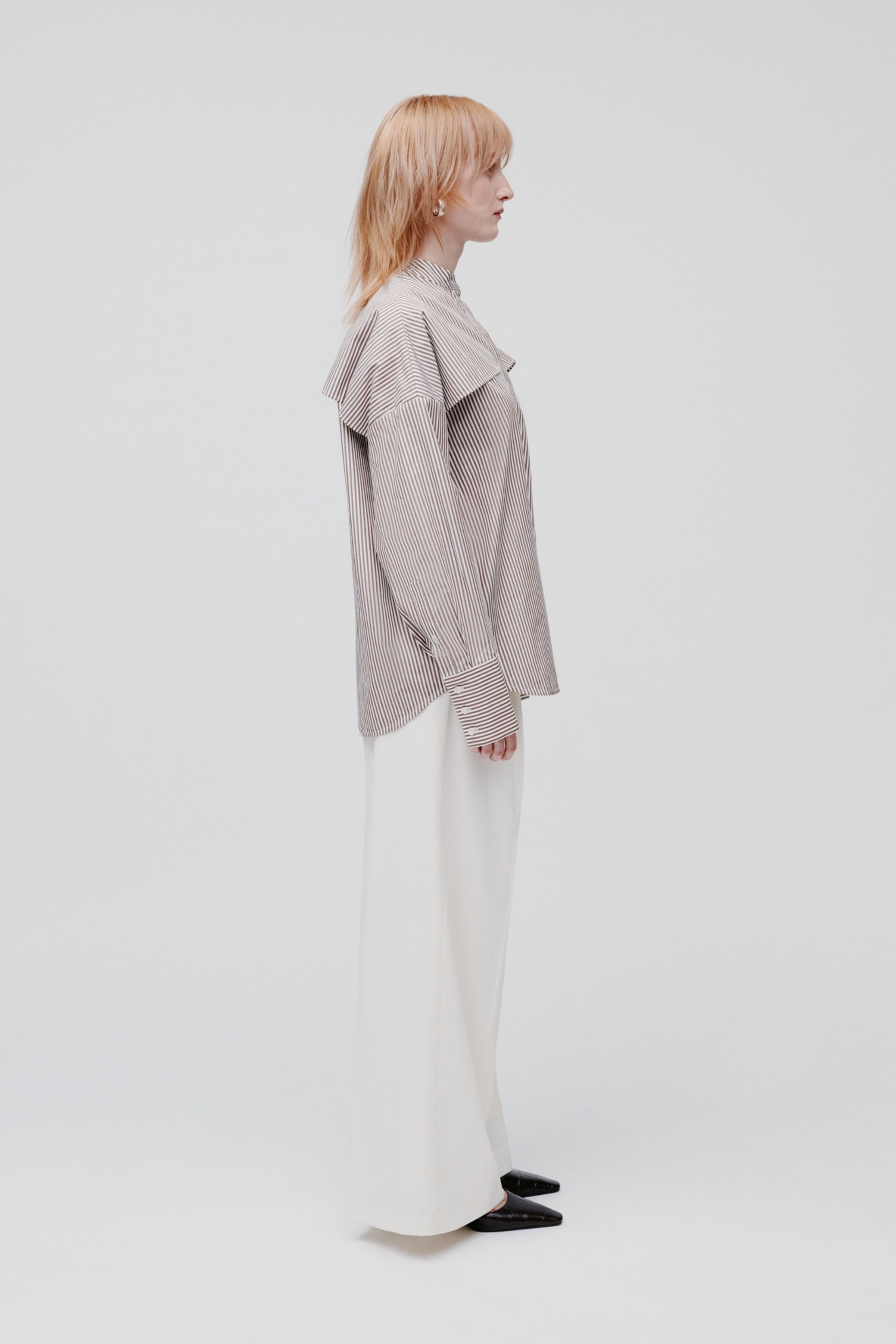 EVE BLOUSE LOOKBOOK FRONT 30600492-MC2159