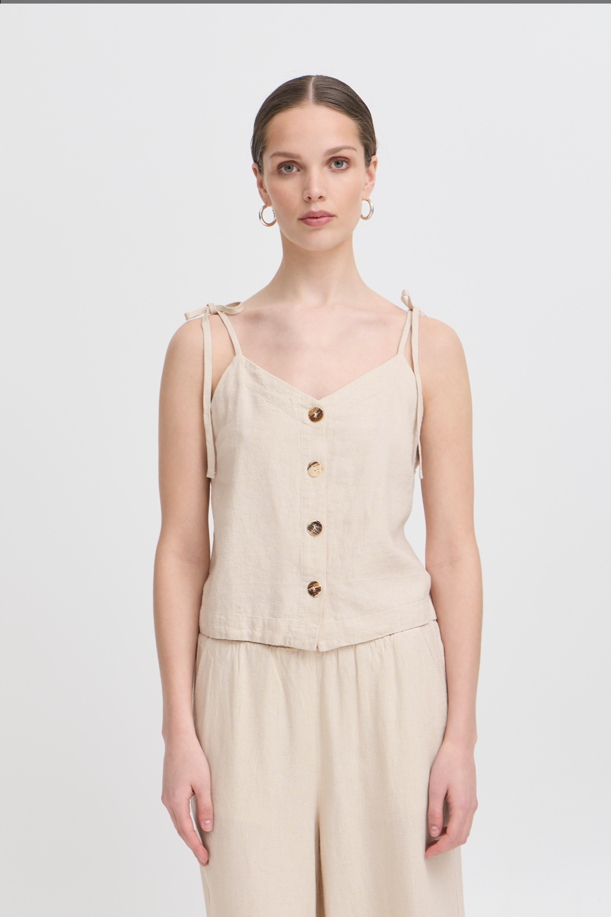 IHLINNO Sleeveless blouse LOOKBOOK FRONT 20122923-204424