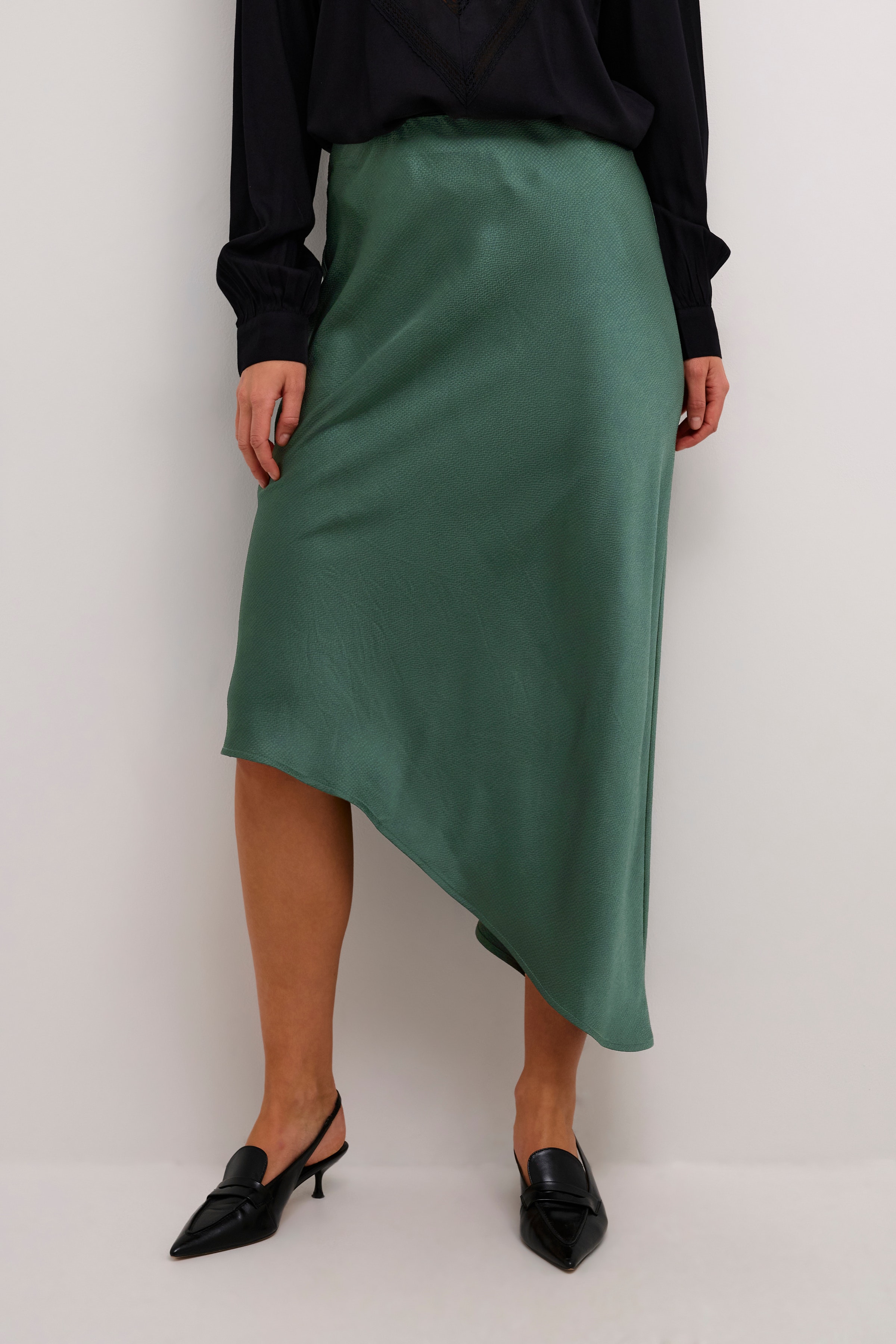 KAdonna Skirt LOOKBOOK FRONT 10509250-185913