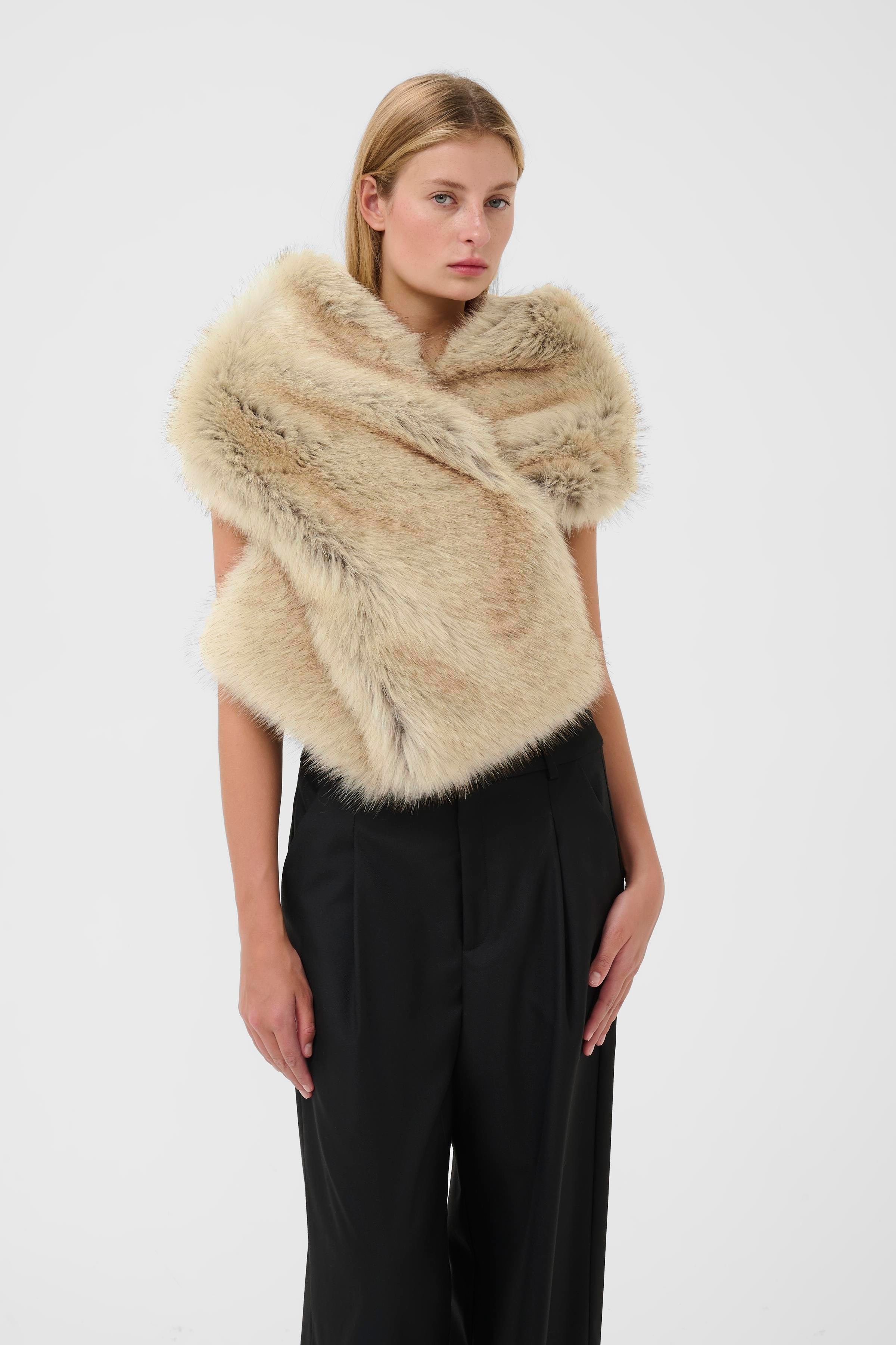 GZricca Scarf LOOKBOOK FRONT 10910692-109037