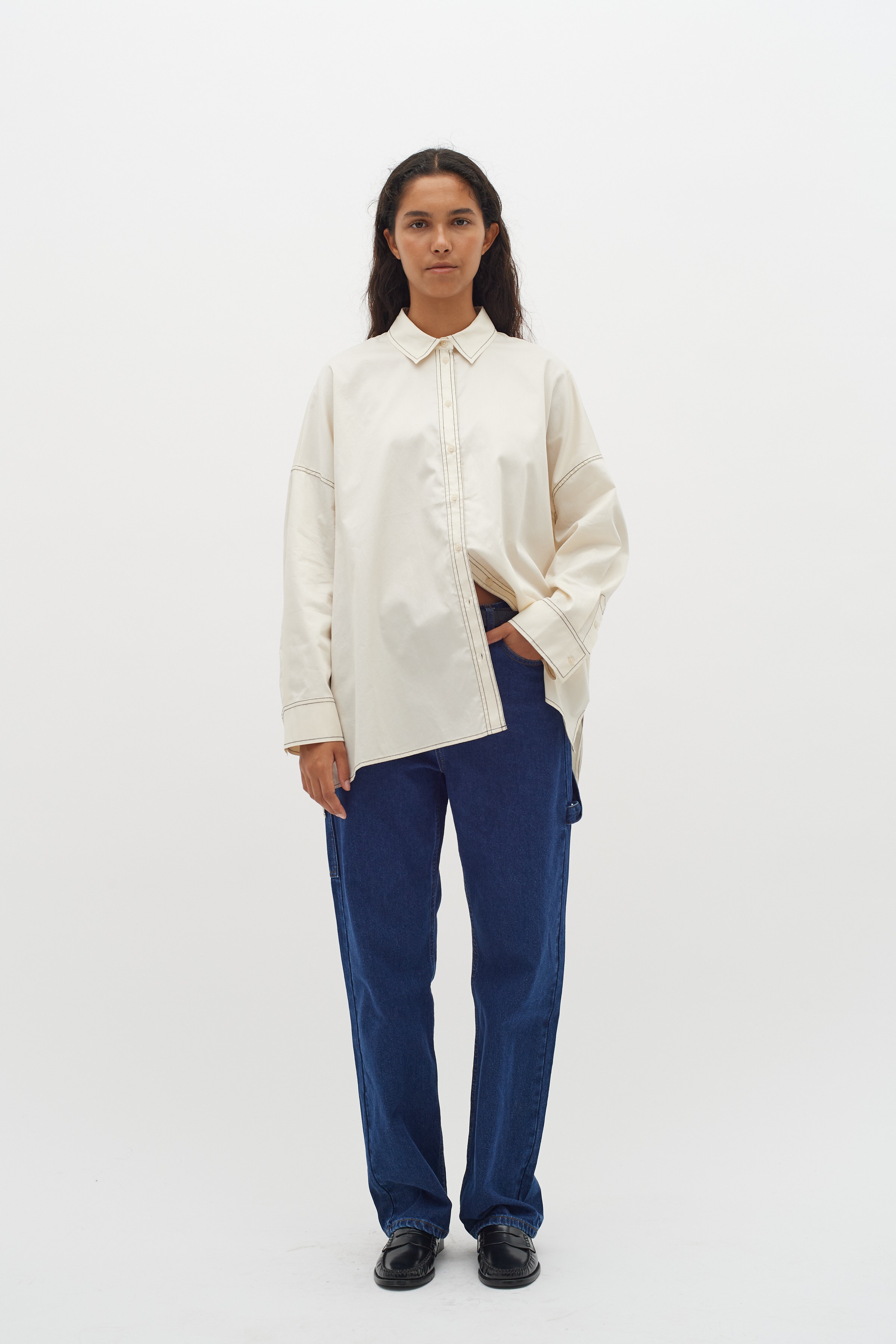 TahiraIW Oversized Shirt LOOKBOOK FRONT 30109074-120601