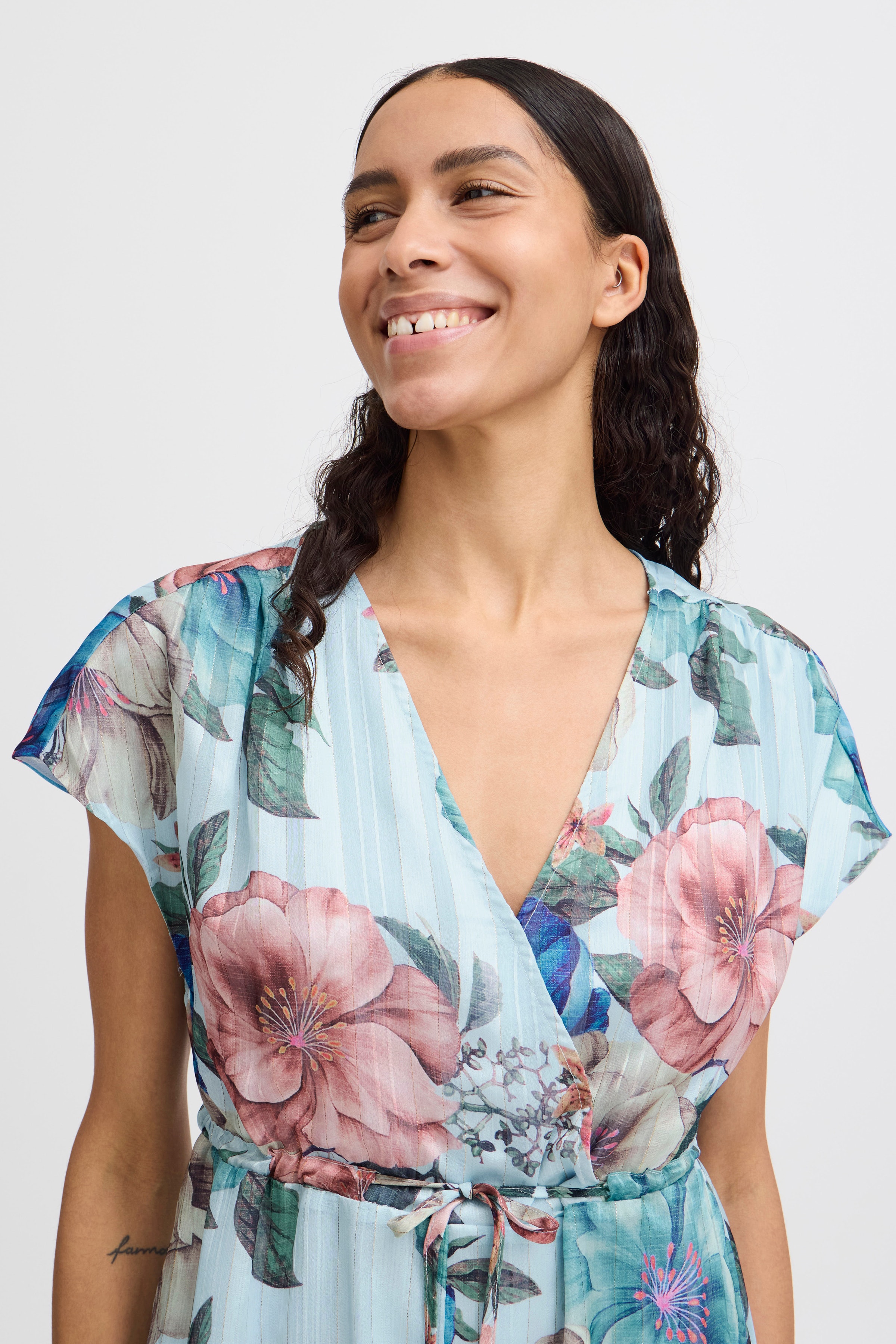 BYJAQUELYN Kleid LOOKBOOK DETAIL 20815748-203054