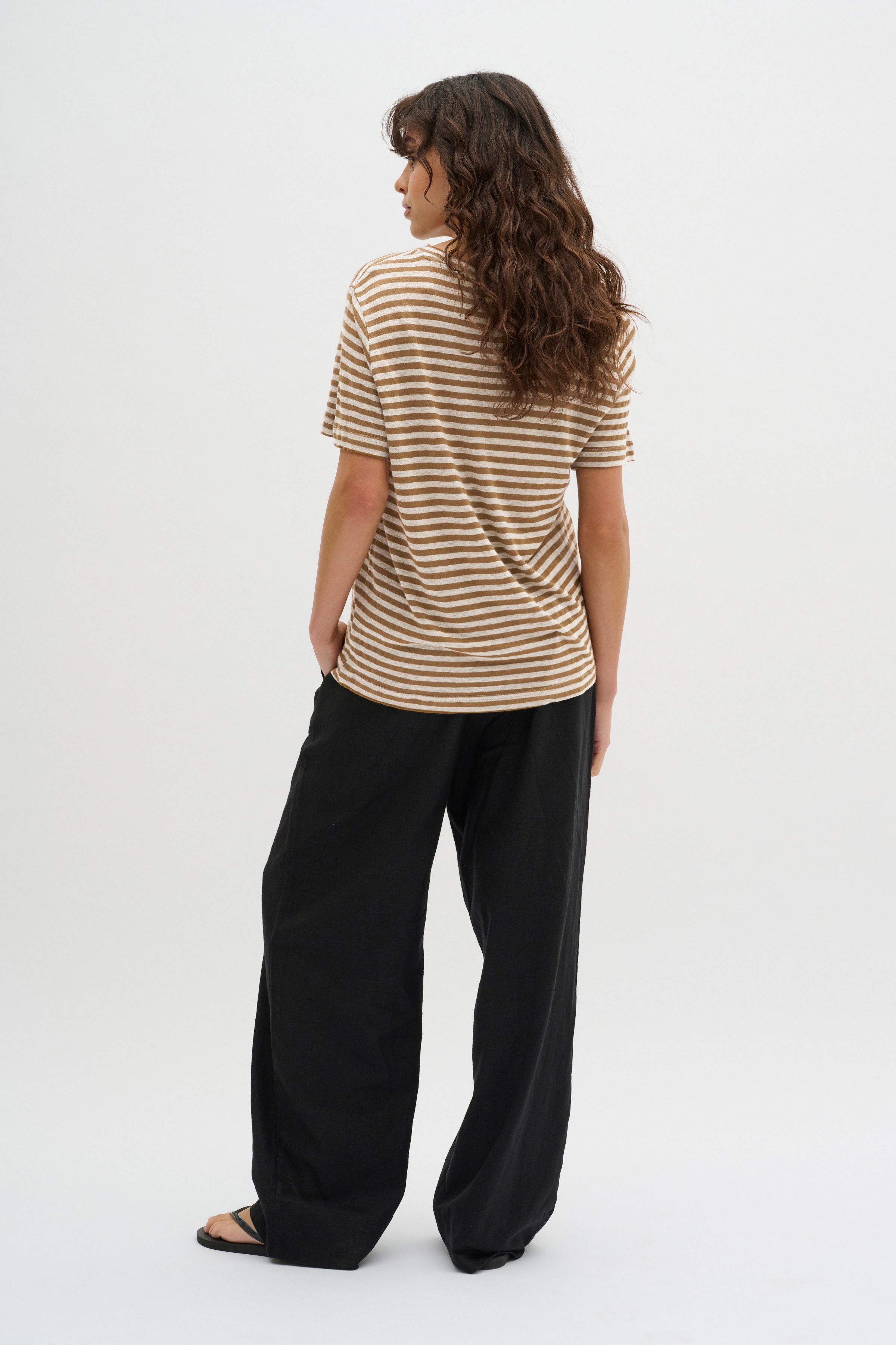 LisaMW Linen T-shirt LOOKBOOK BACK 10704599-105850