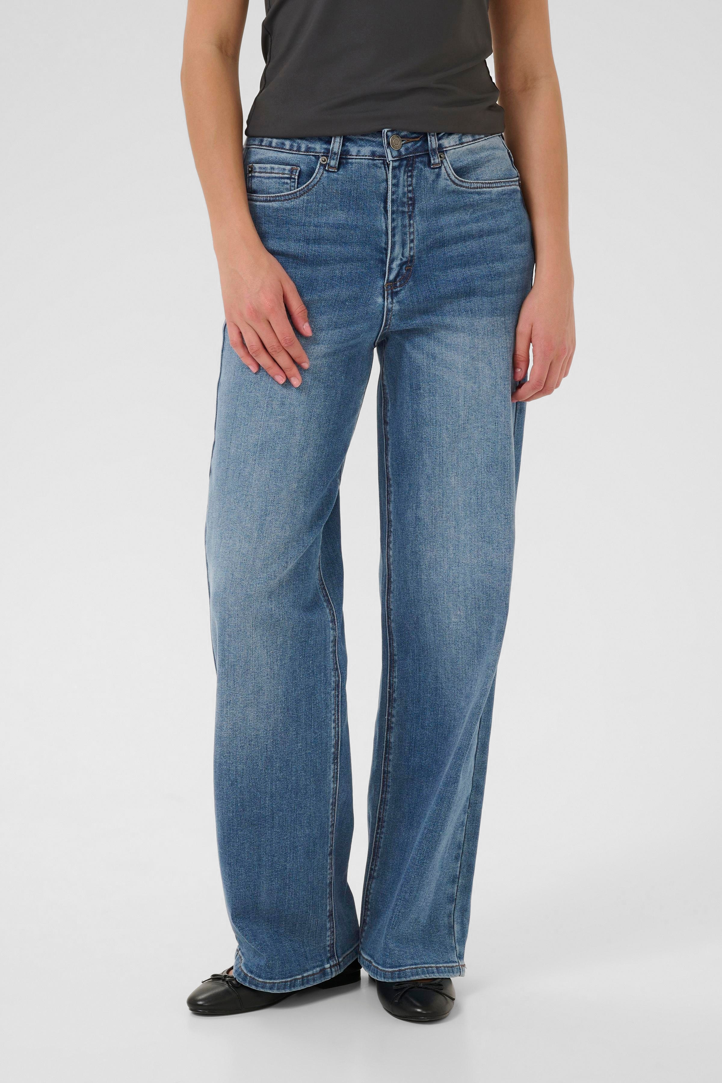 KAmeadow Jeans LOOKBOOK FRONT 10510711-102272
