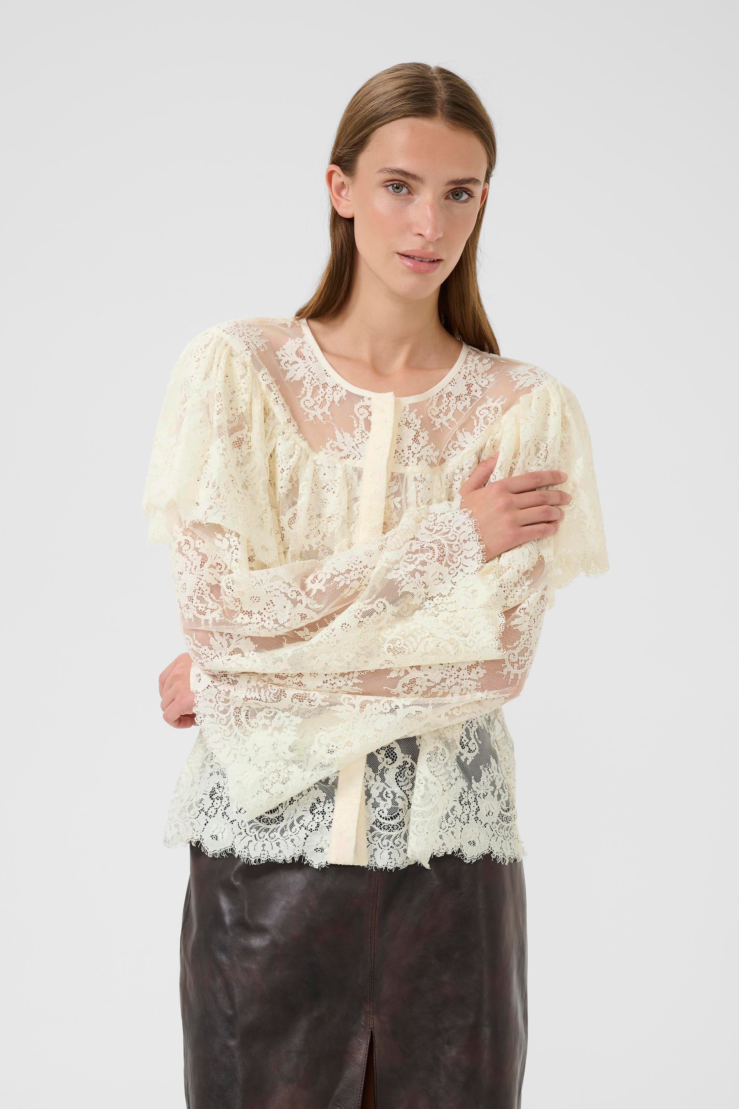 KBBridget Blouse LOOKBOOK FRONT 10105640-110103