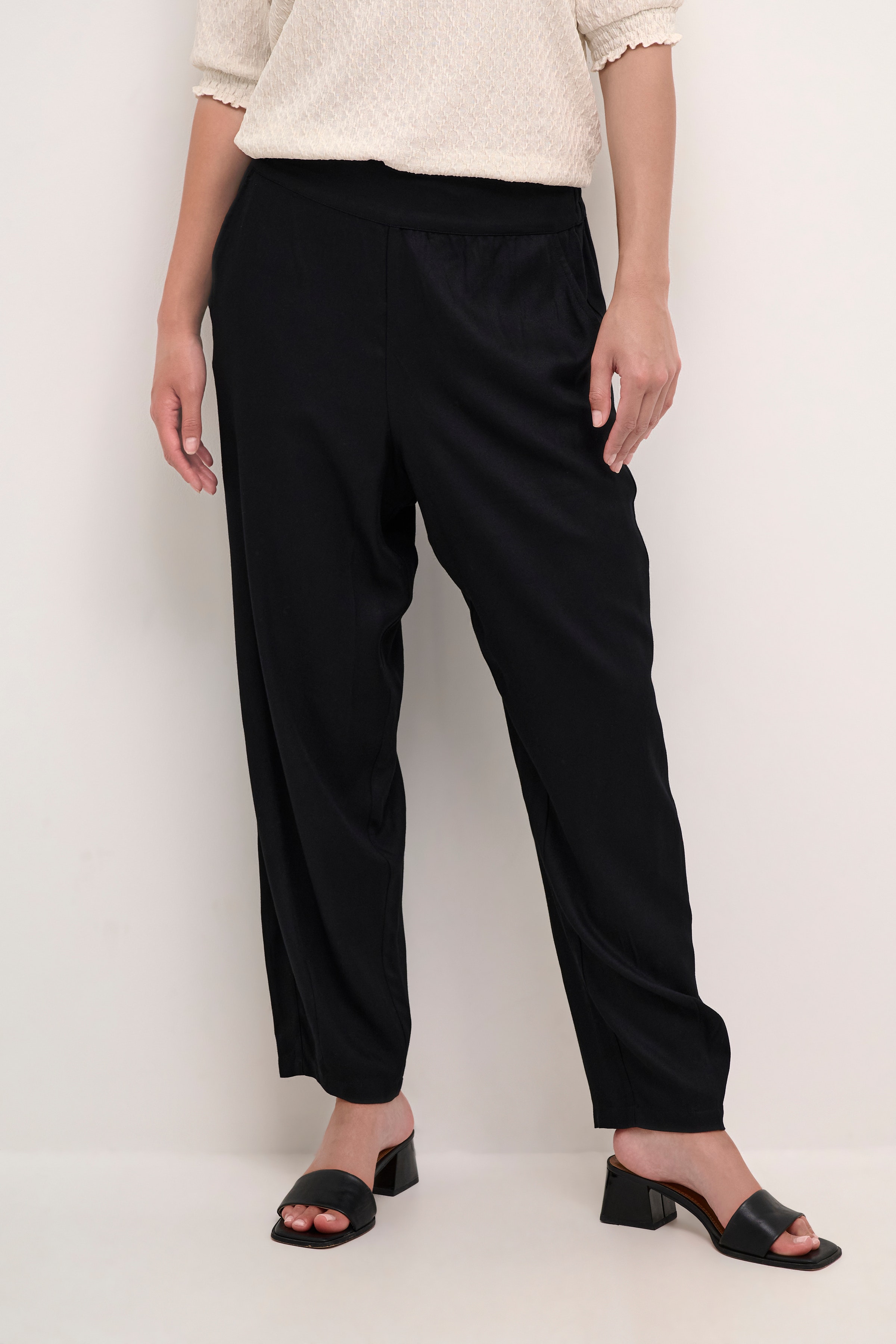 BPtamara Bukser LOOKBOOK FRONT 10590733-100121B