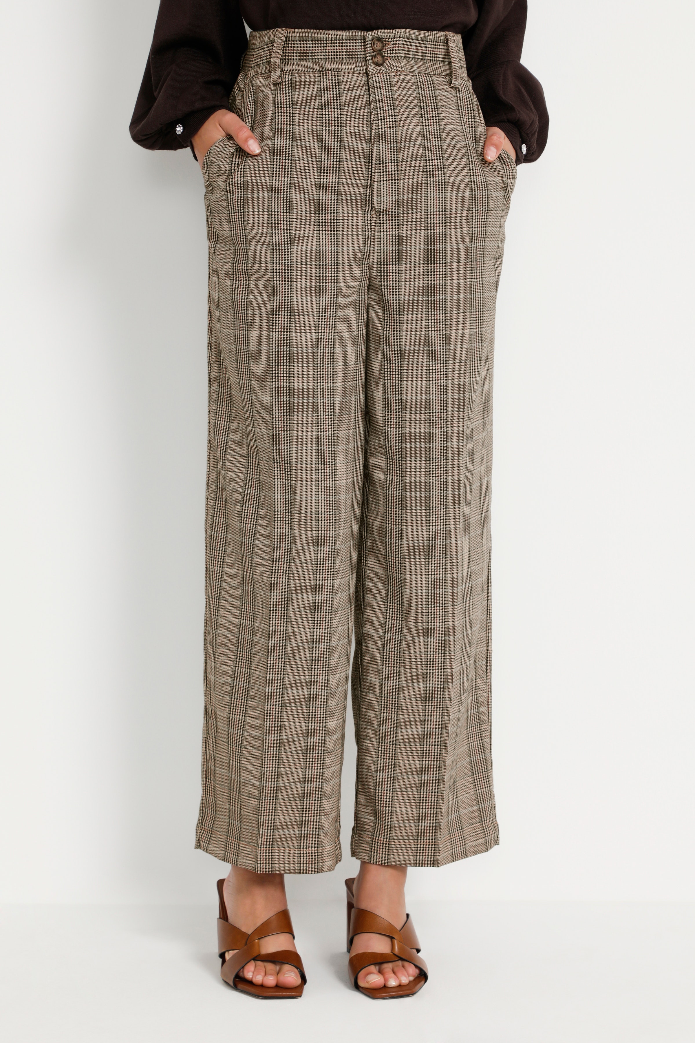 KAdiana Pantalon LOOKBOOK FRONT 10506675-103034