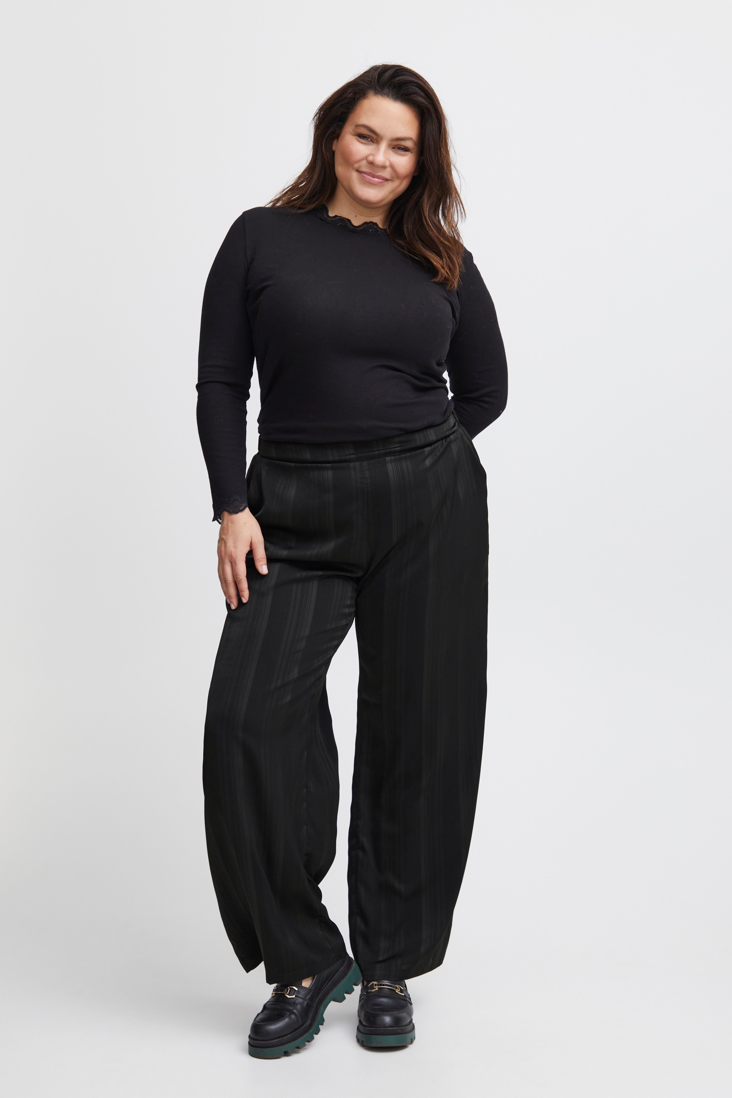 FPYNDA Bukser LOOKBOOK FRONT 20613094-200113