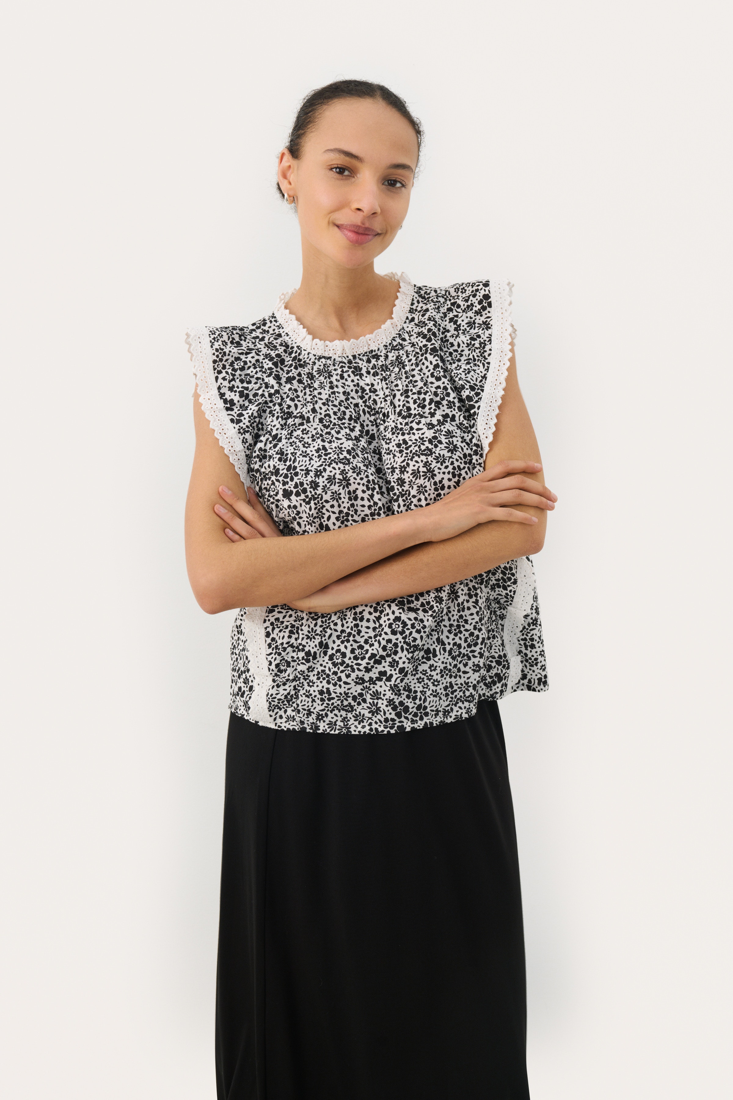 TheanaPW Top LOOKBOOK FRONT 30309834-303968