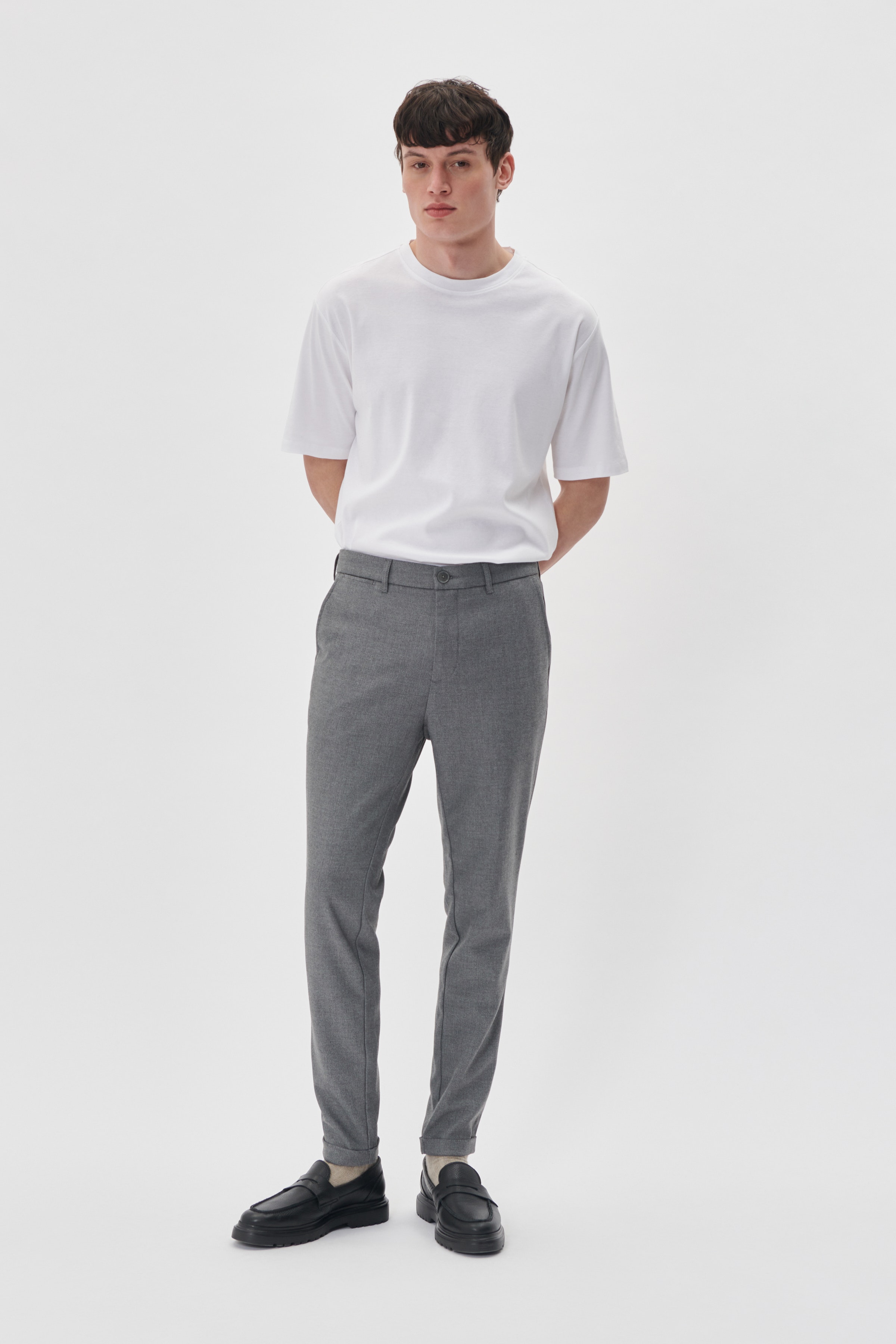 MAliam Hose LOOKBOOK FRONT 30207594-300271