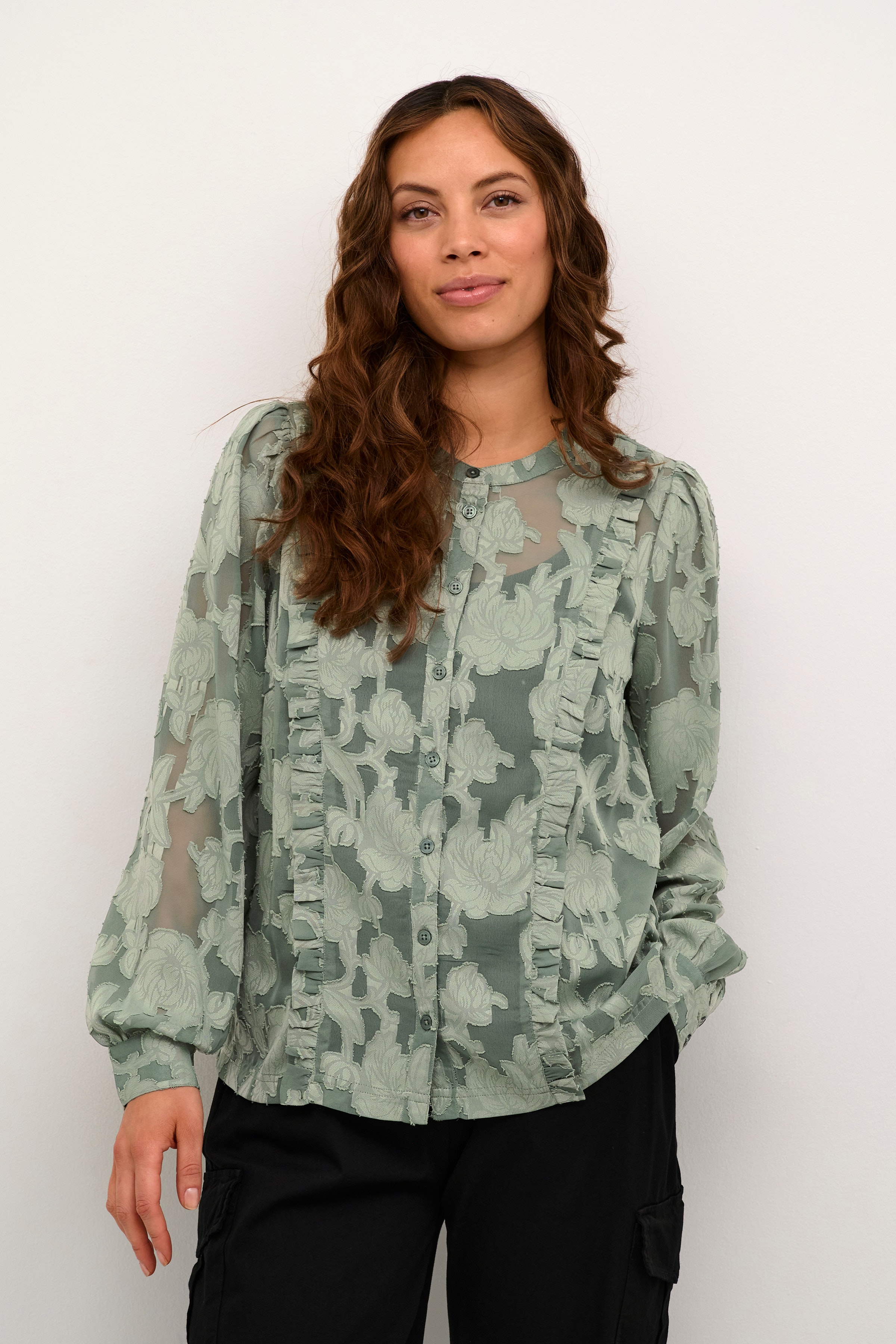 CRYana Blouse LOOKBOOK FRONT 10611984-176009