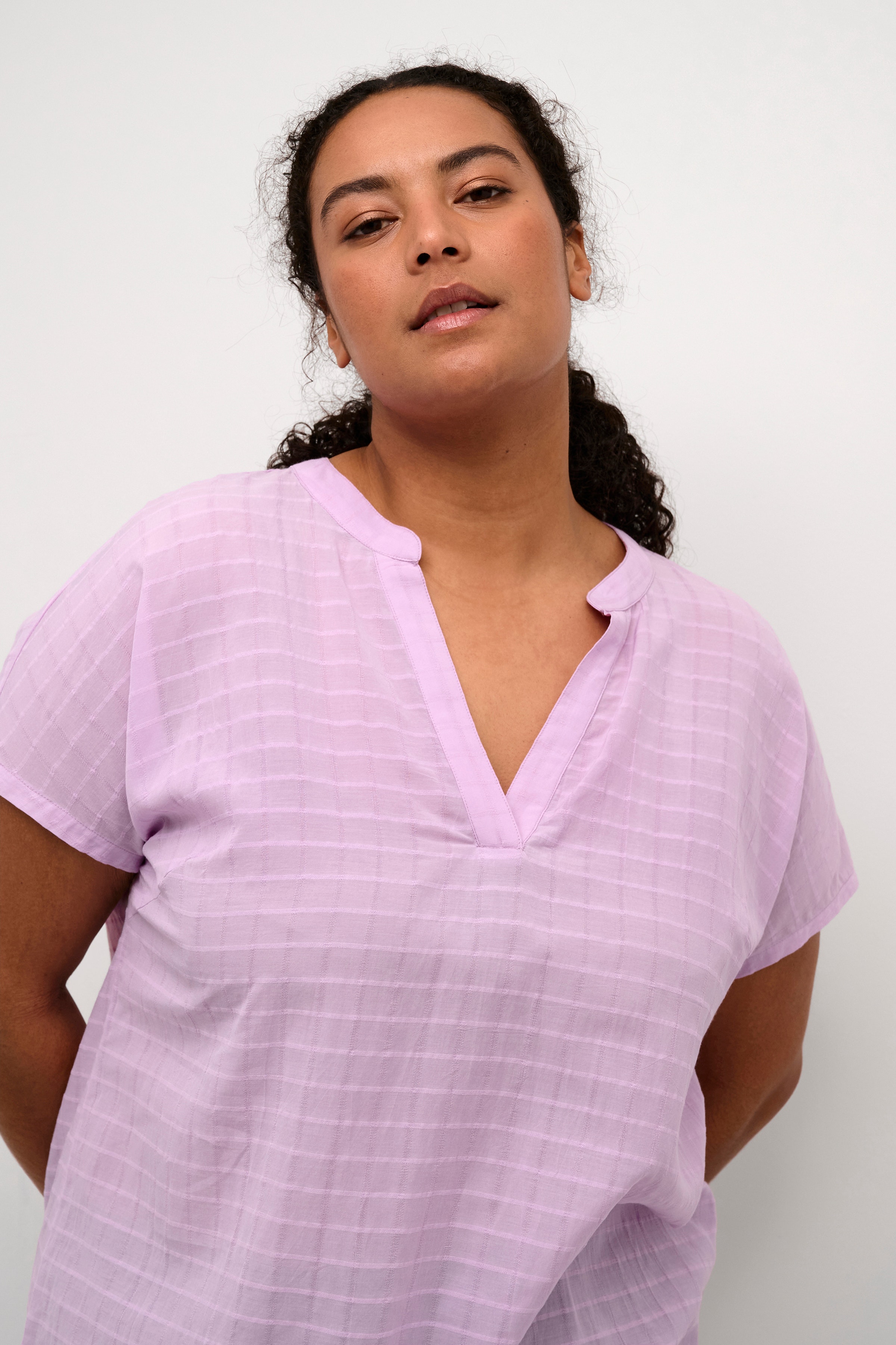 KCfelia Bluse LOOKBOOK DETAIL 10580319-163521