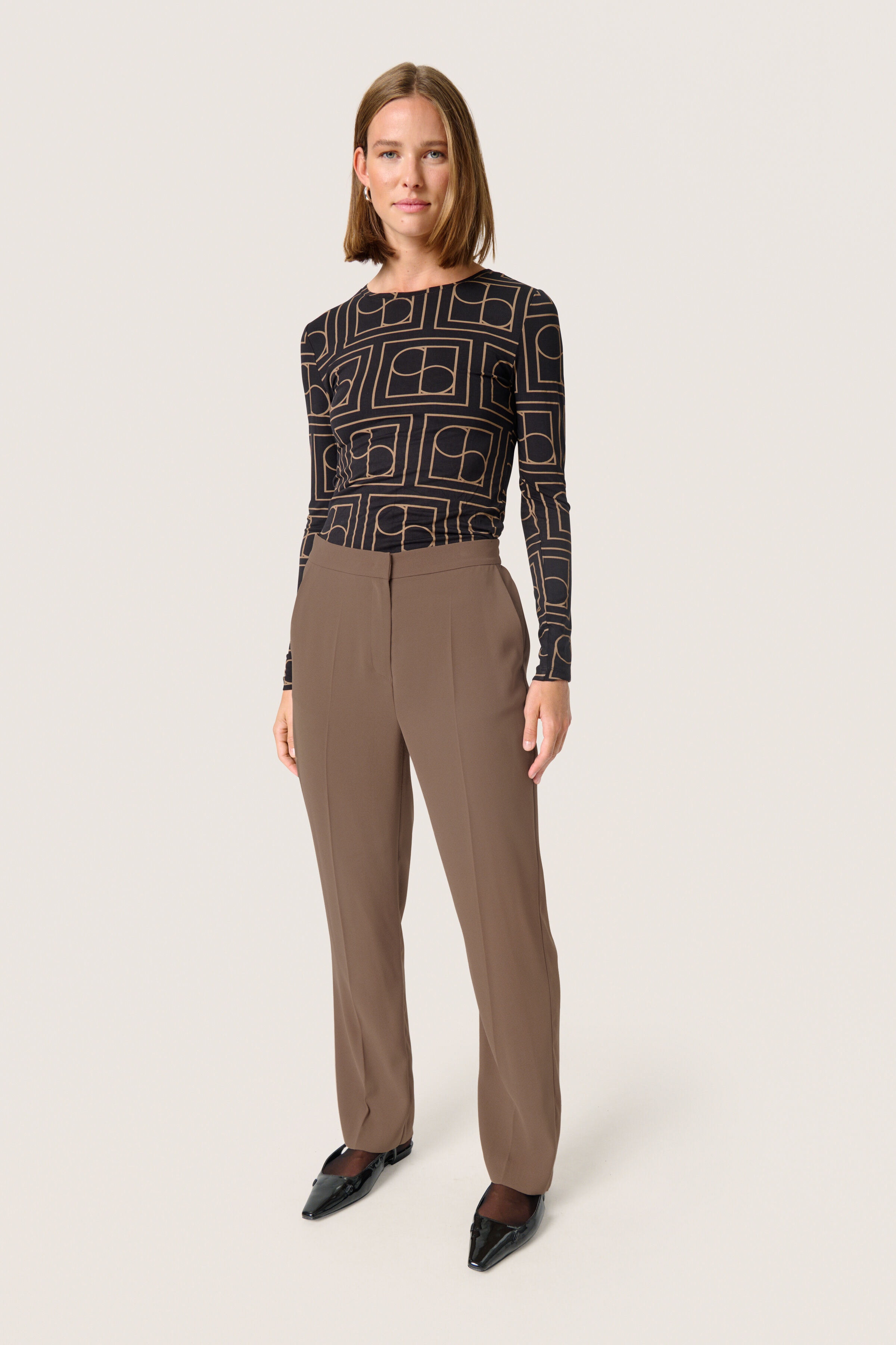 SLShirley Trousers LOOKBOOK FRONT 30407698-181307