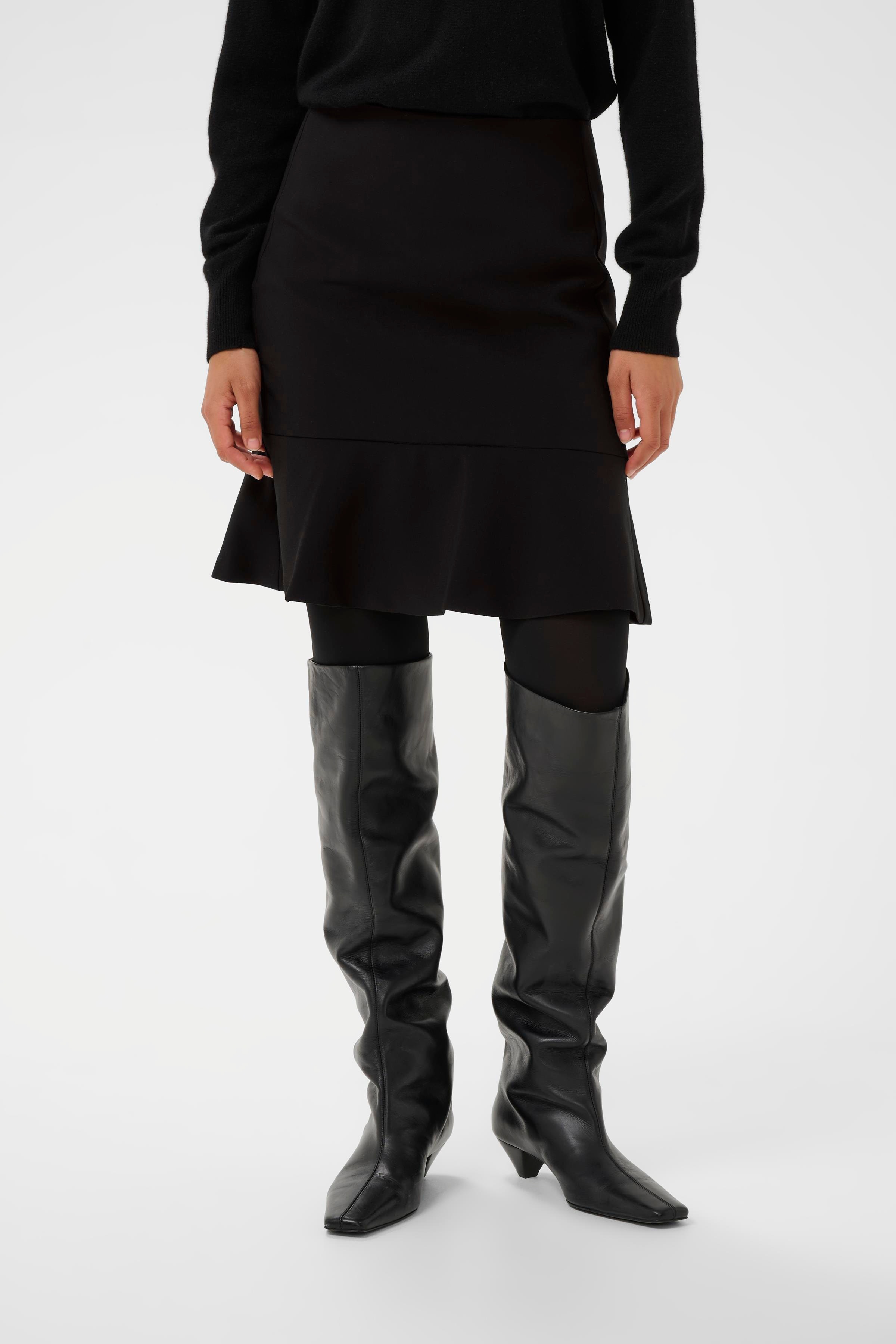 SebbyIW Kjol LOOKBOOK FRONT 30111101-194008