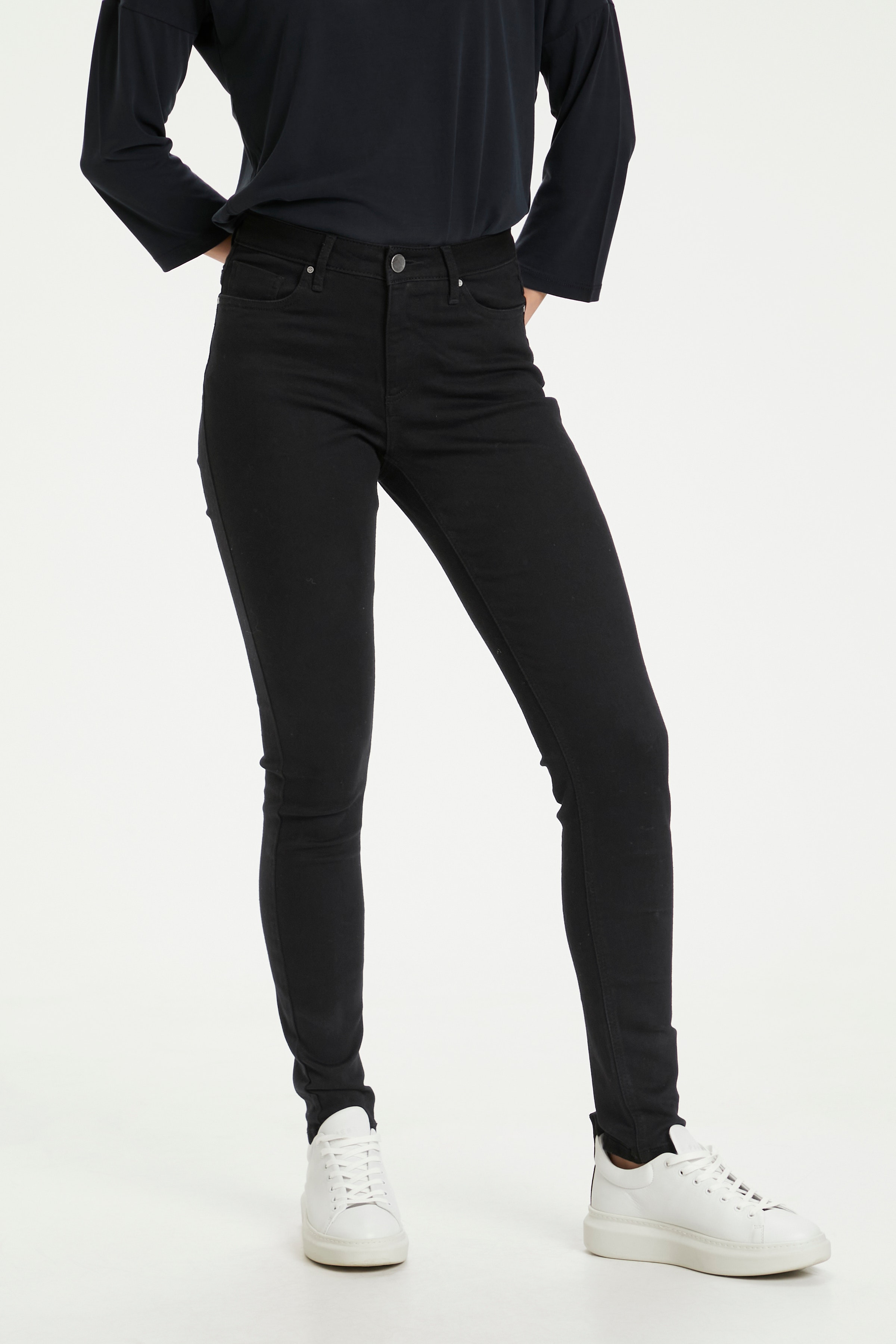 Grace Jeans LOOKBOOK FRONT 501017-50600