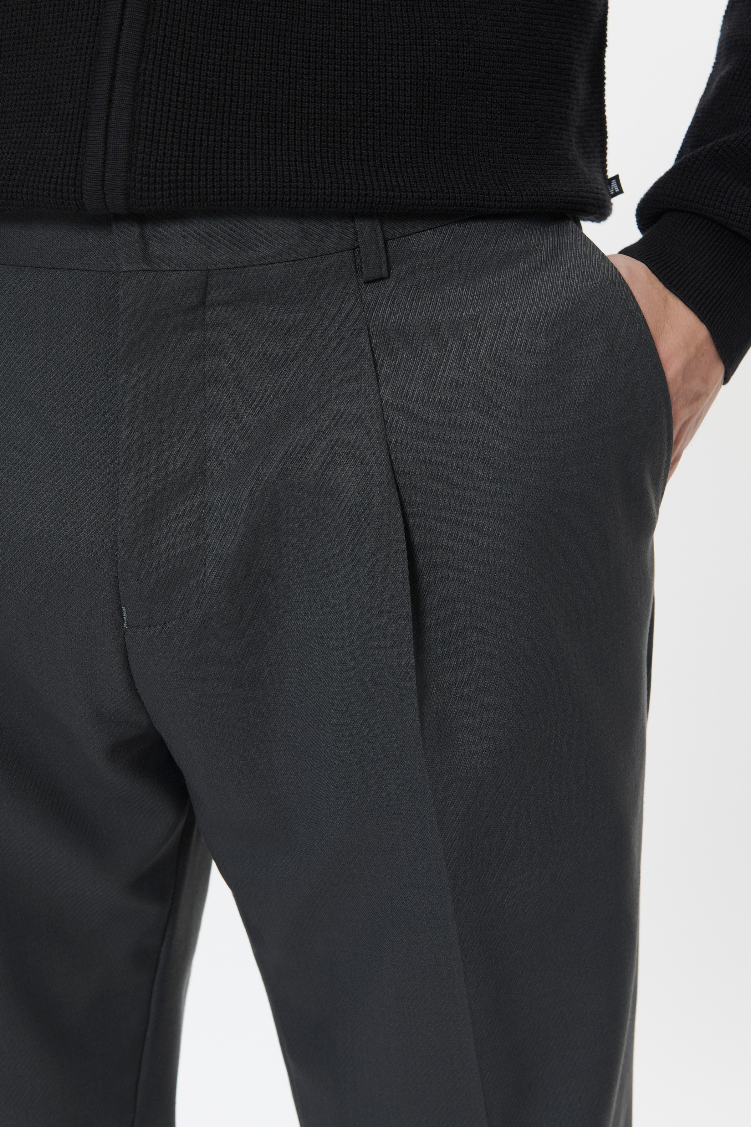 MAweller Hose LOOKBOOK DETAIL 30208652-190205