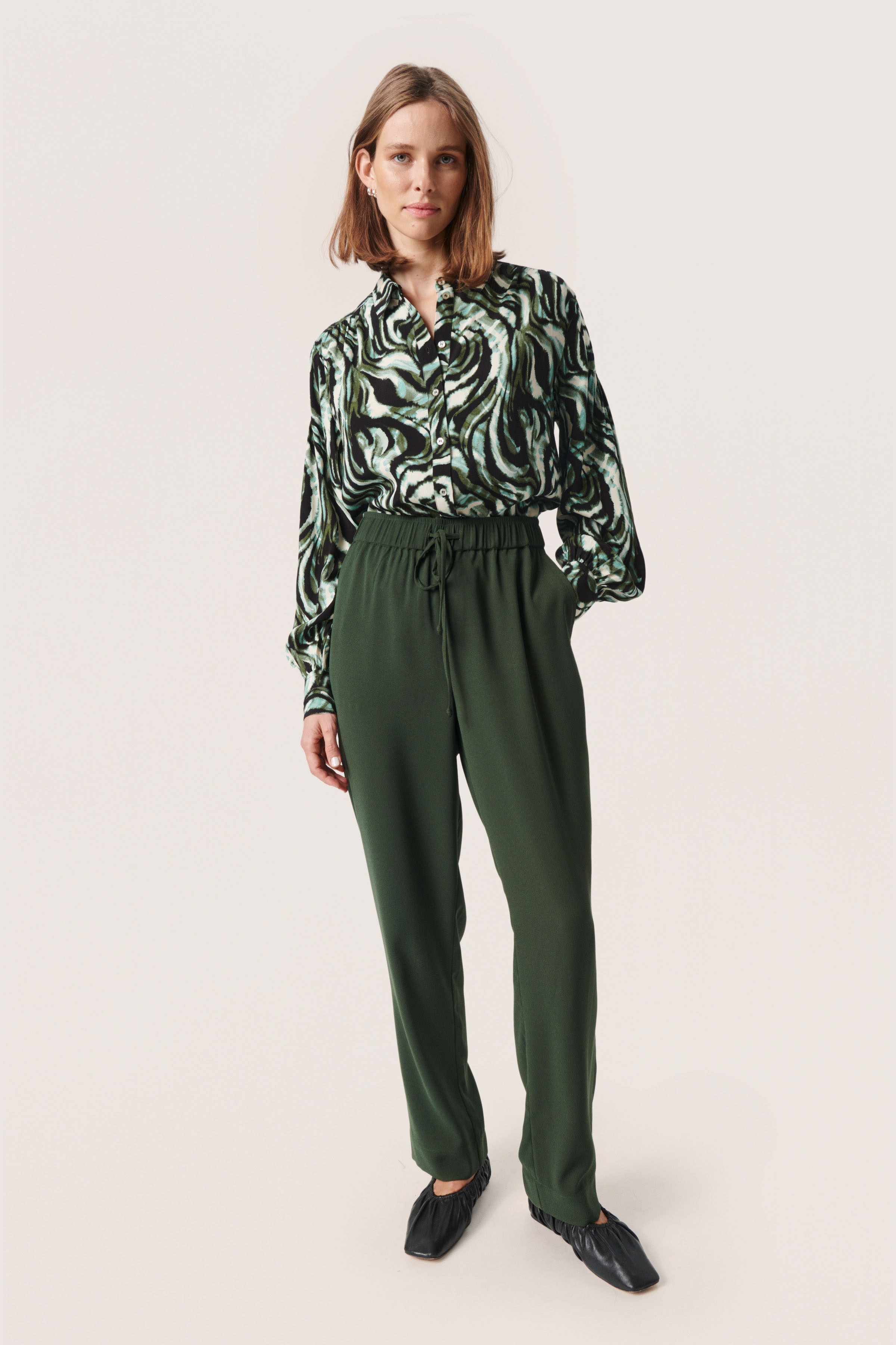 SLShirley Trousers LOOKBOOK FRONT 30406346-190417